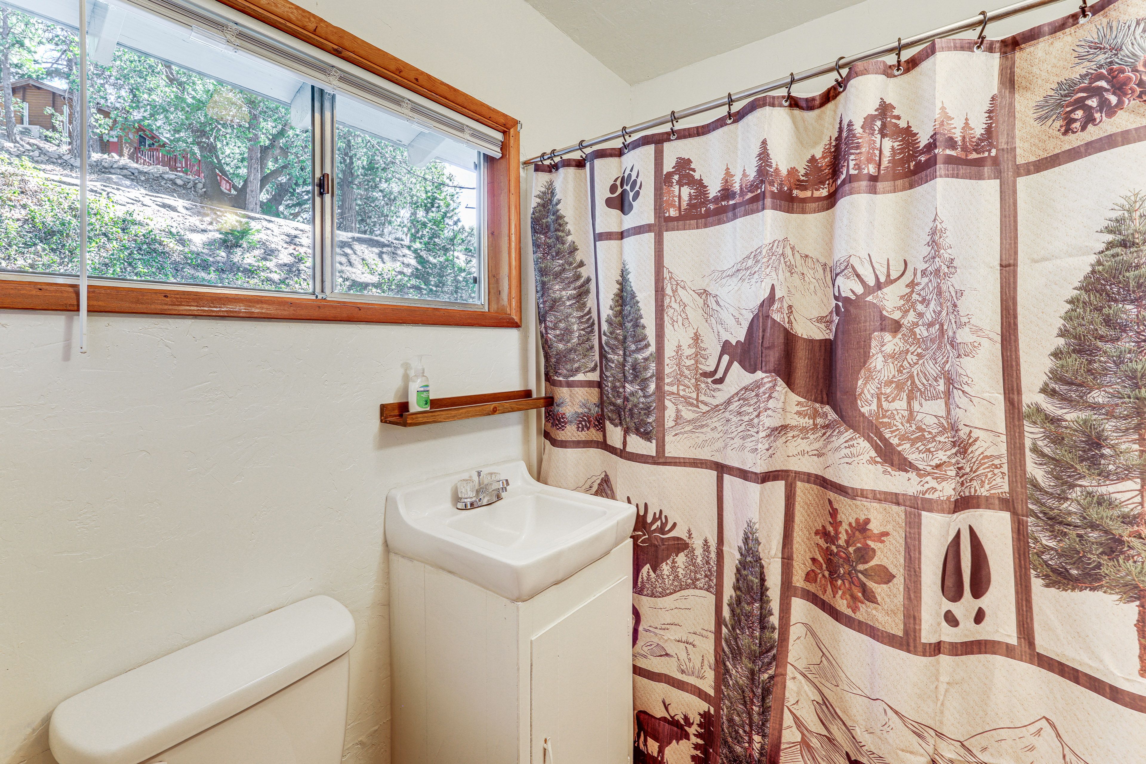 Full Bathroom | Main Level