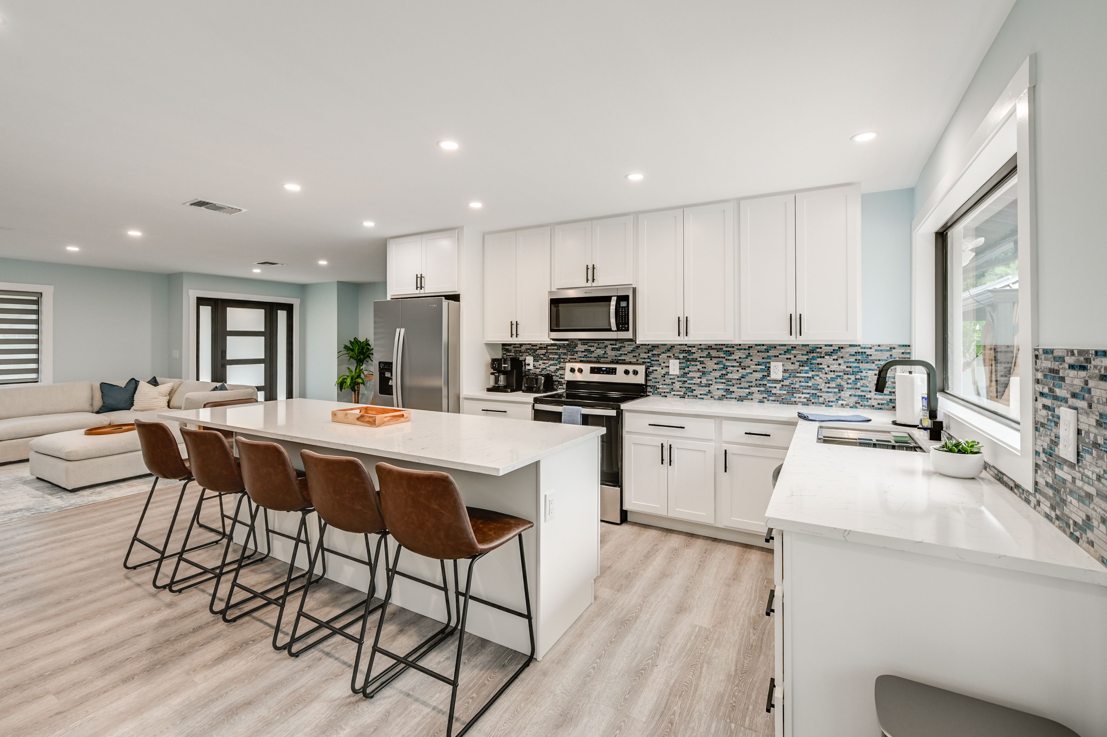 Kitchen | Cooking Basics | Breakfast Bar | Coffee Maker | Dishwasher