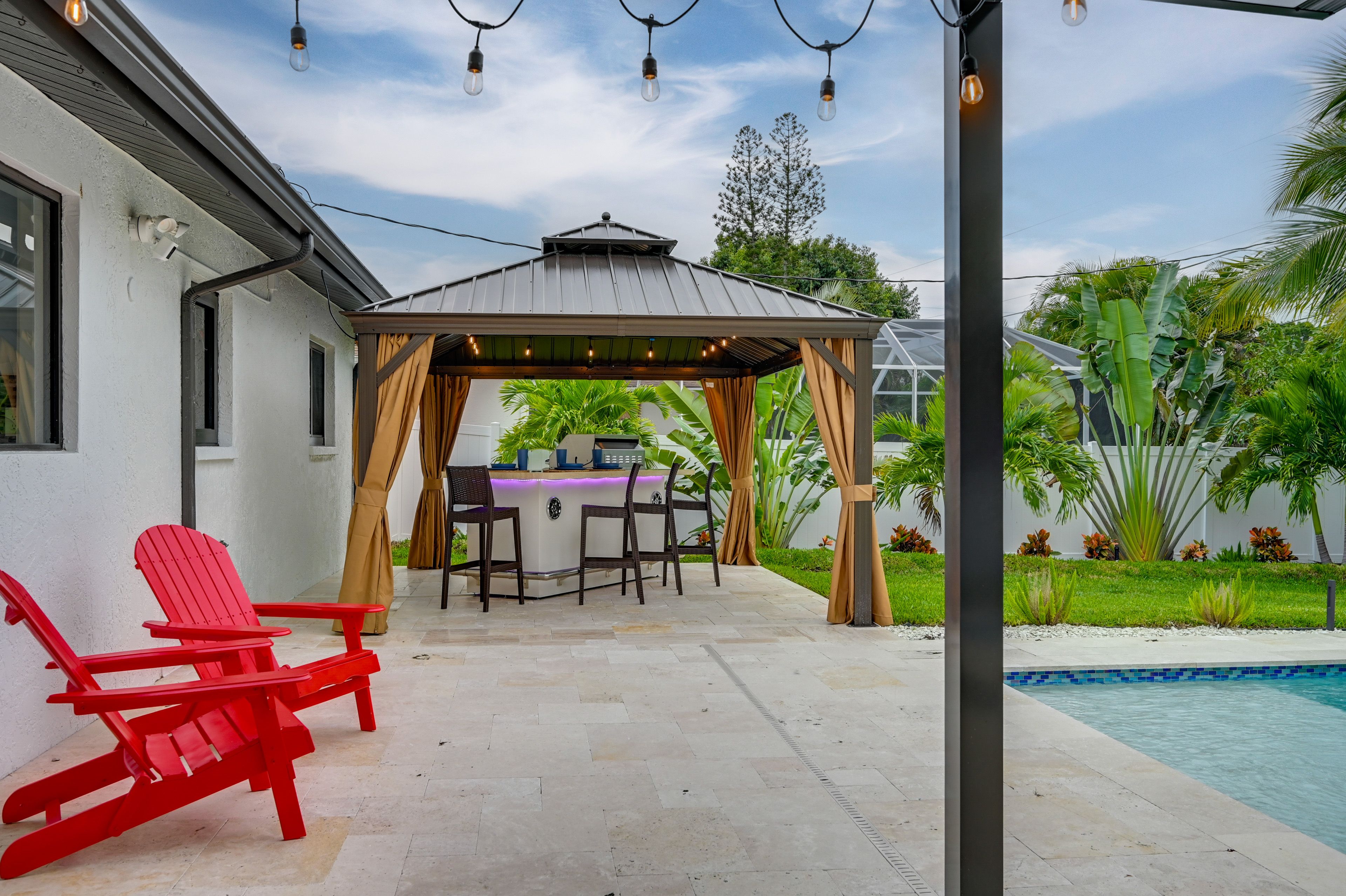 Gazebo | Outdoor Kitchen | Gas Grill