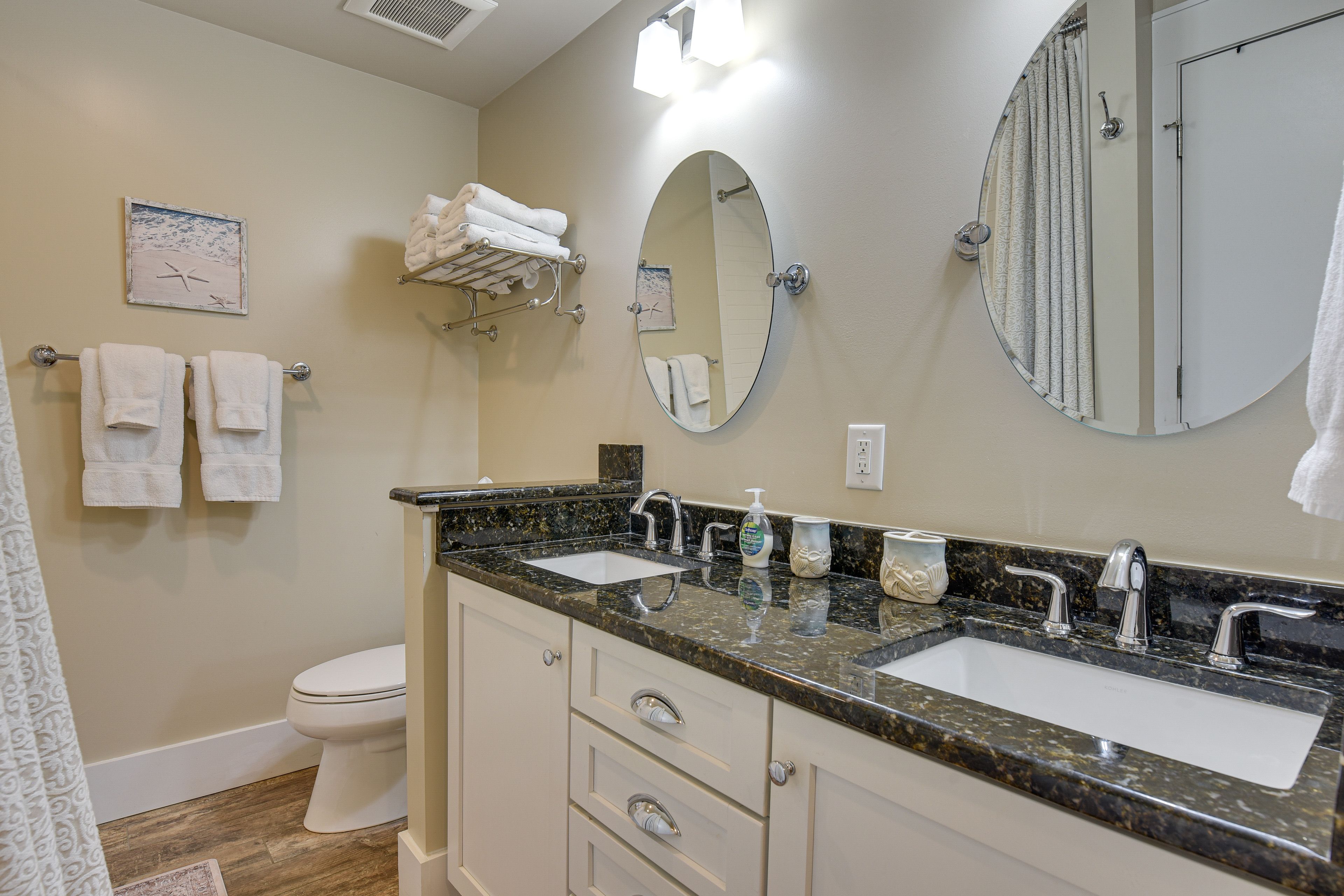 Full Bath | Towels | Hair Dryer