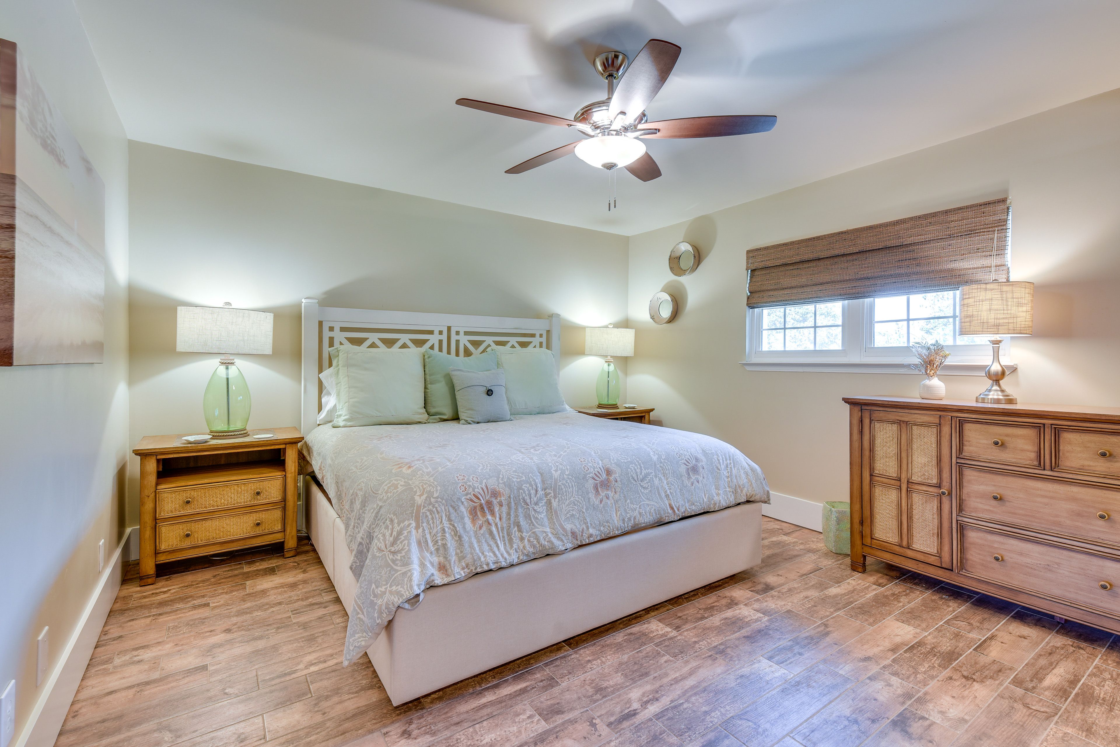 Bedroom 1 | King Bed | Linens