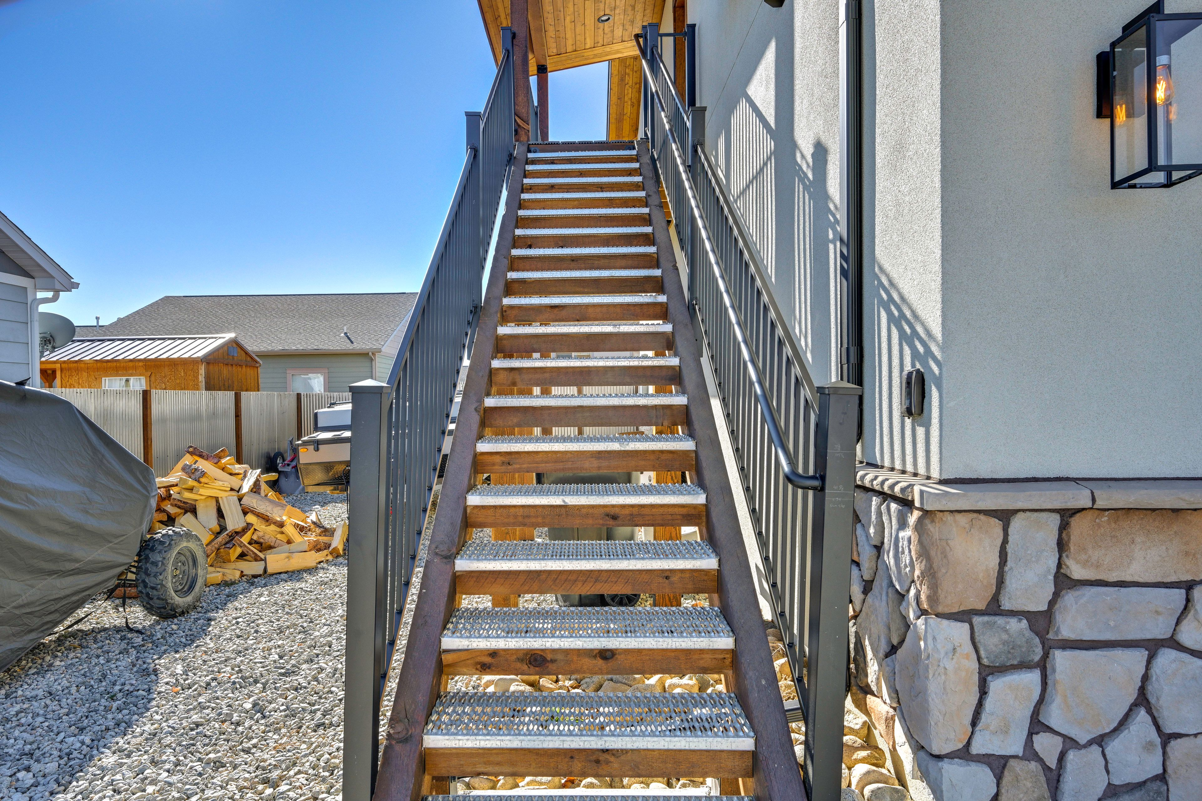 Parking | Gravel Parking (1 Vehicle)