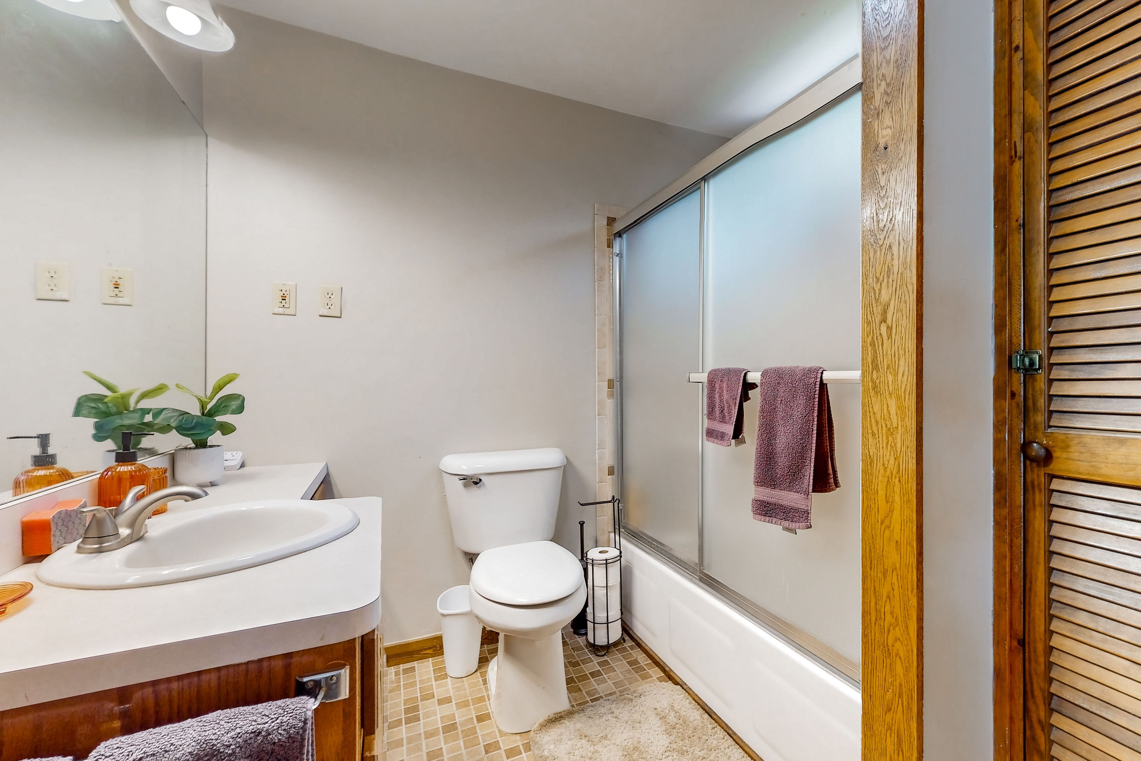 Bathroom | Towels Provided