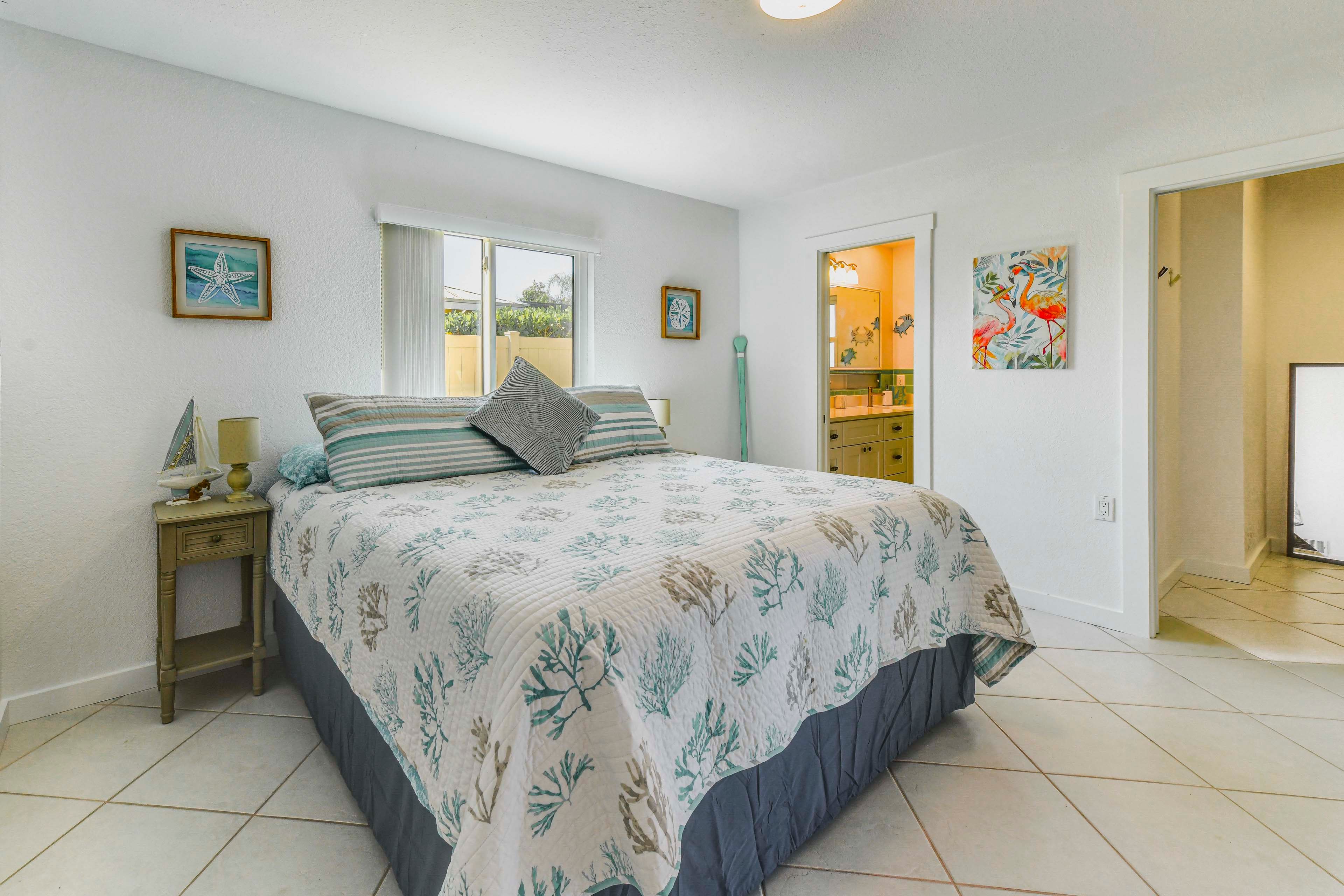 Bedroom 1 | King Bed