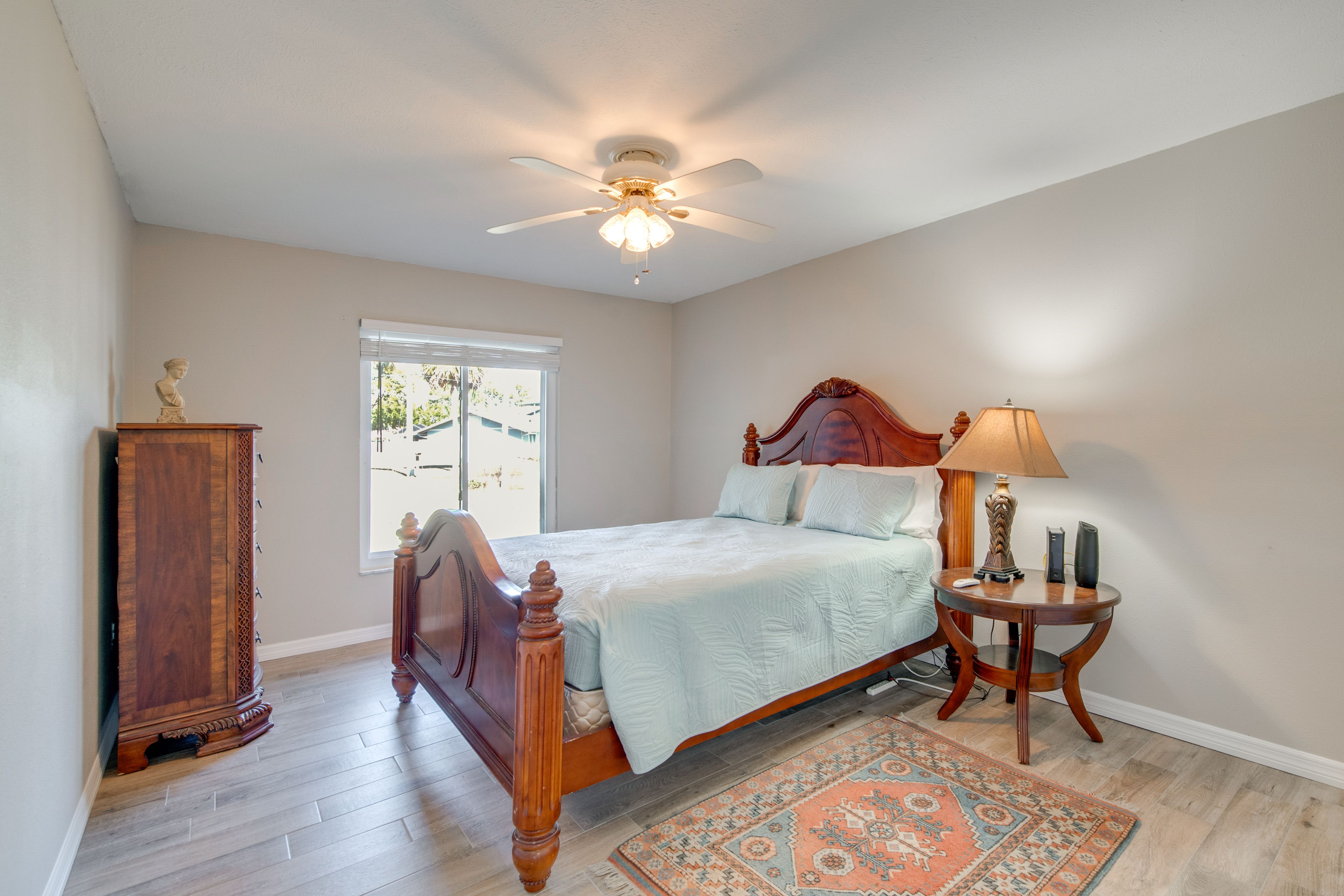 Bedroom 2 | Queen Bed