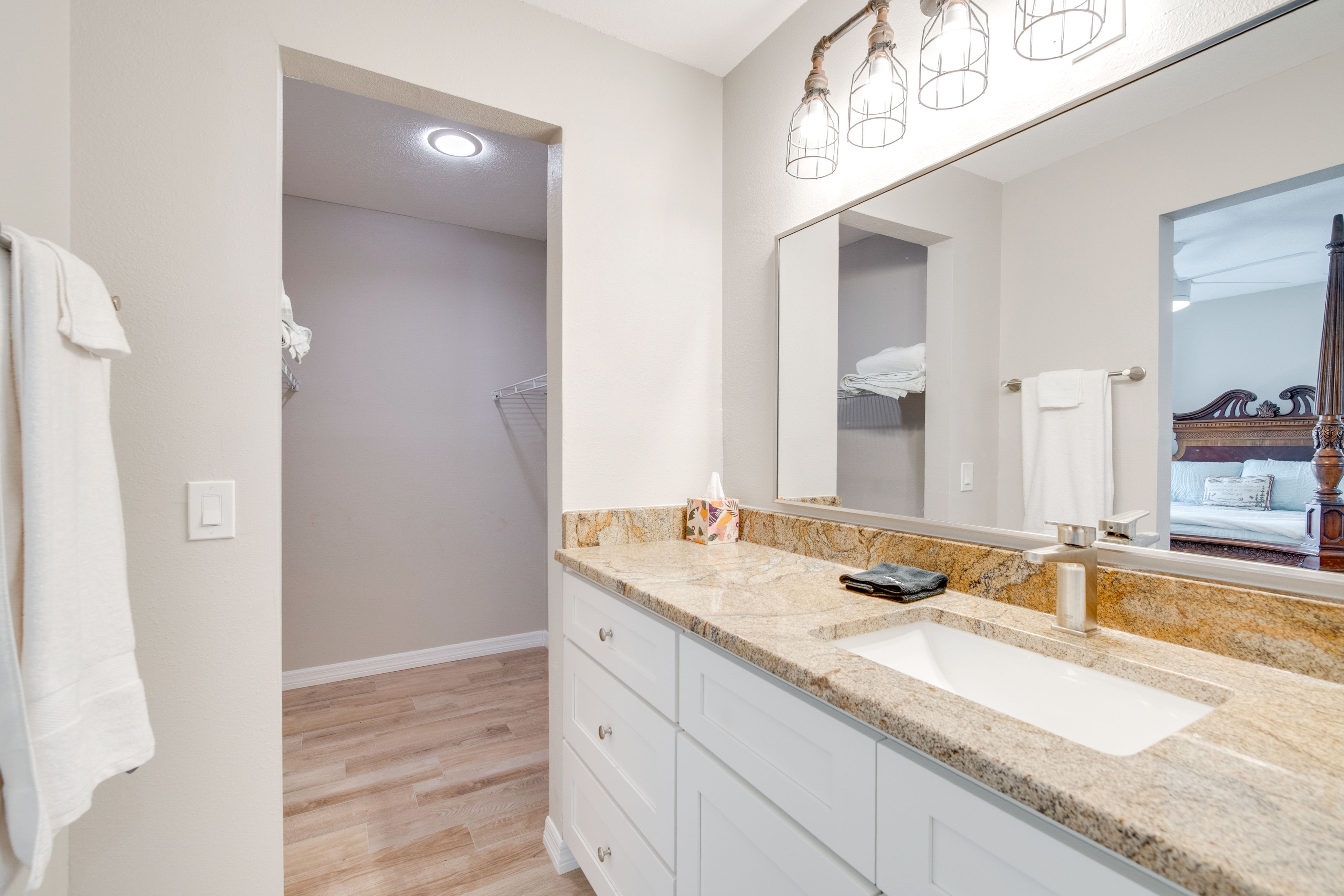 Full Bathroom | Complimentary Toiletries | Towels Provided | Walk-In Closet