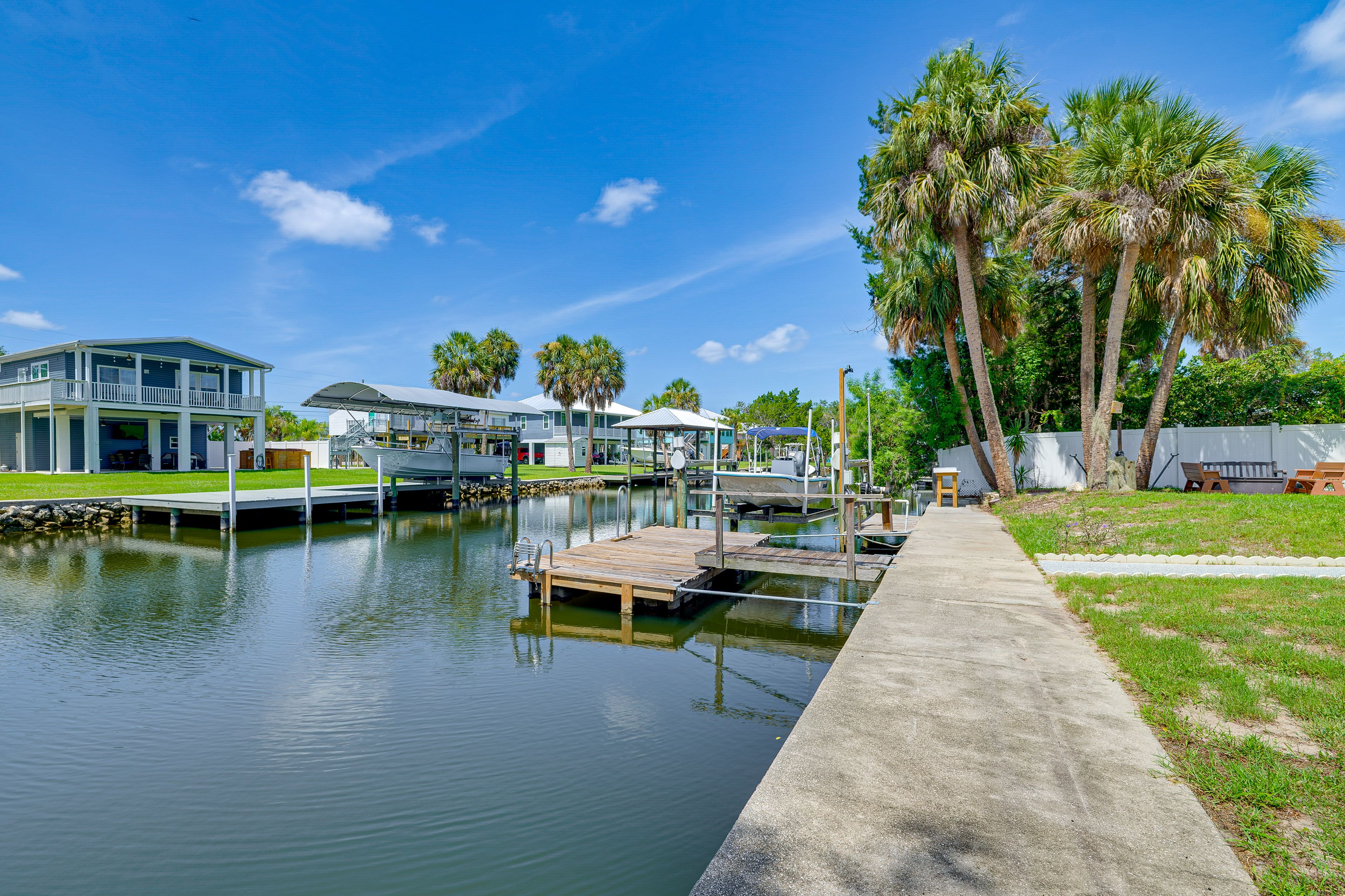 Crystal River Vacation Rental | 3BR | 2BA | 2,208 Sq Ft | Step-Free Access