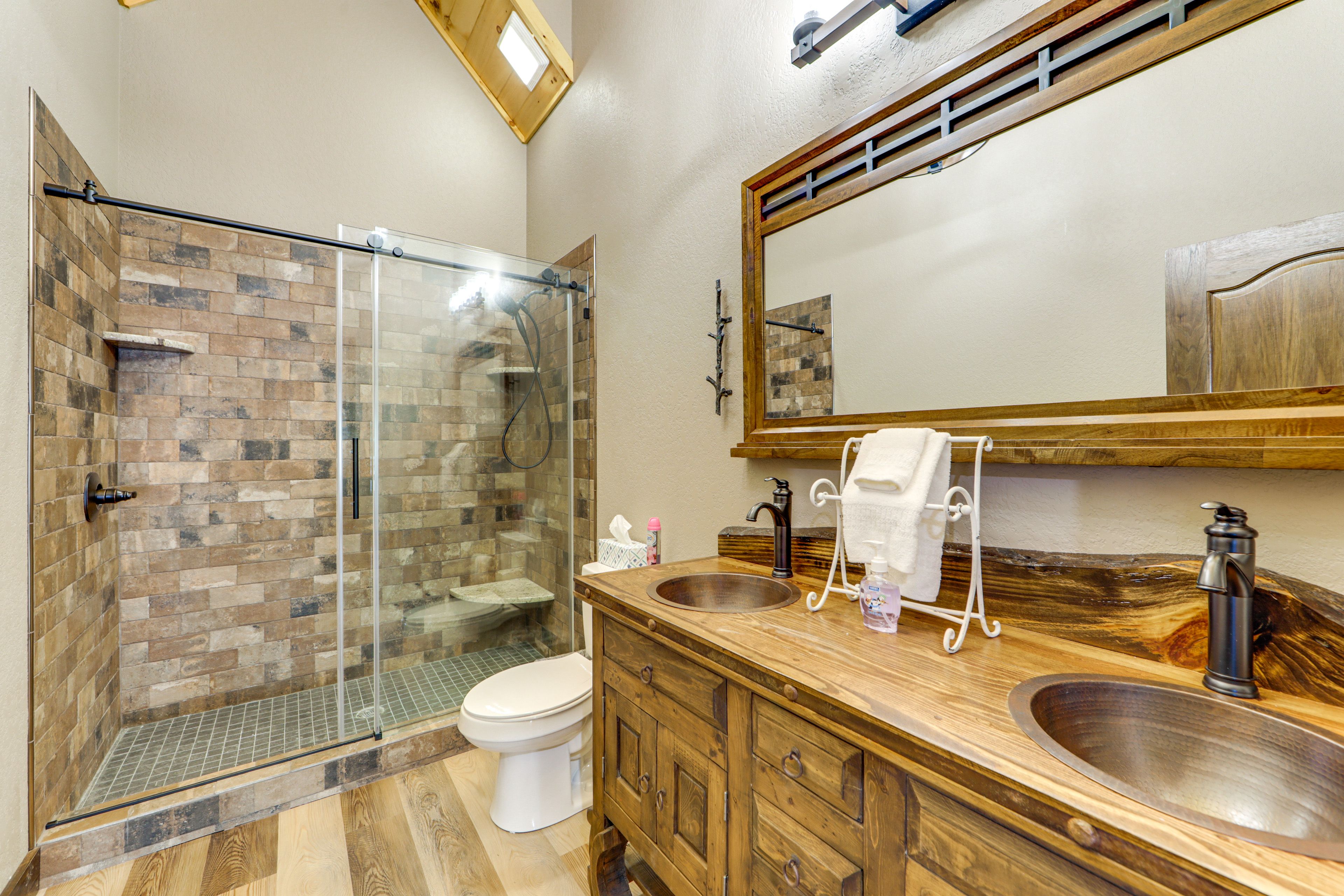 Full Bathroom | 2nd Floor