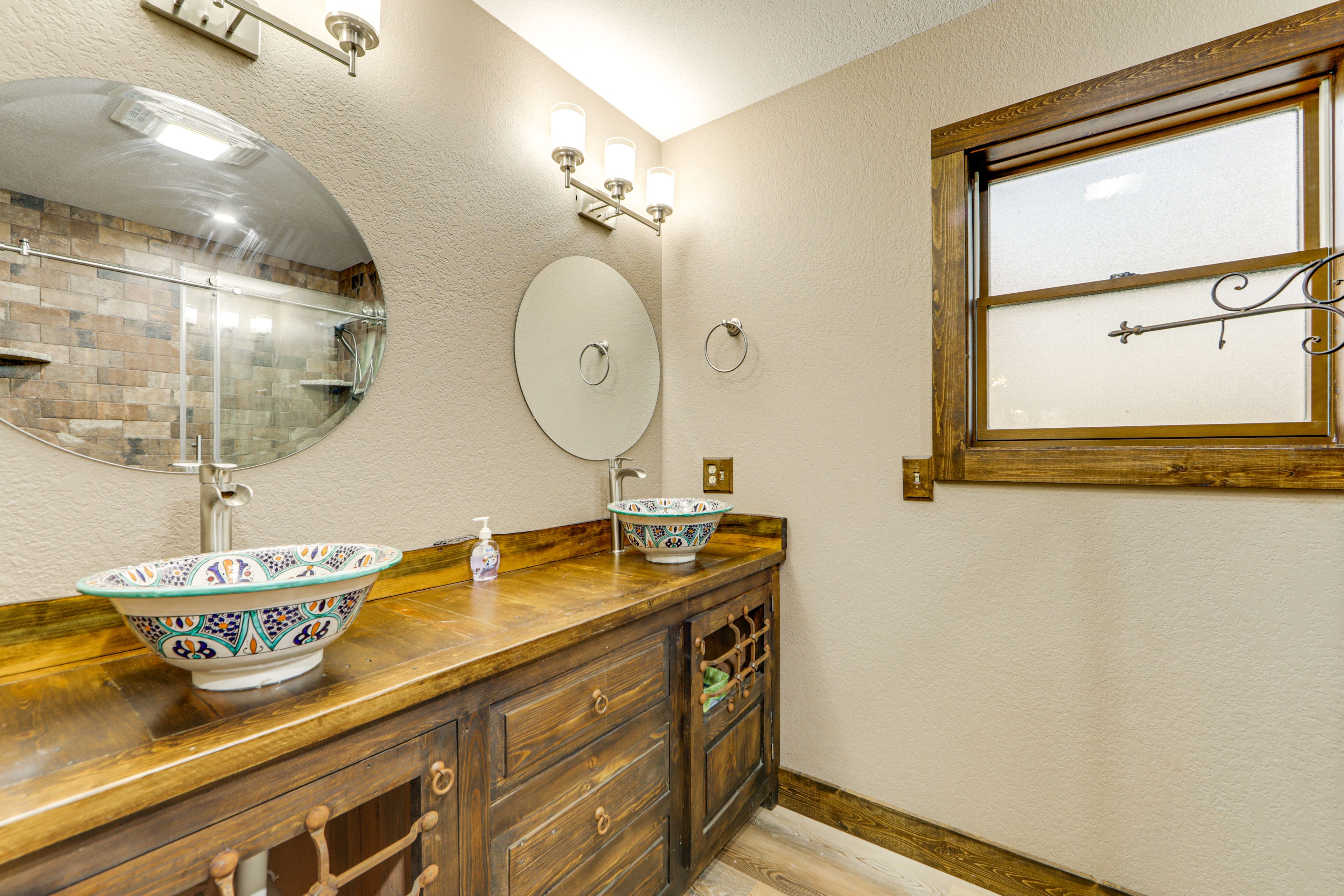 Full Bathroom | 1st Floor