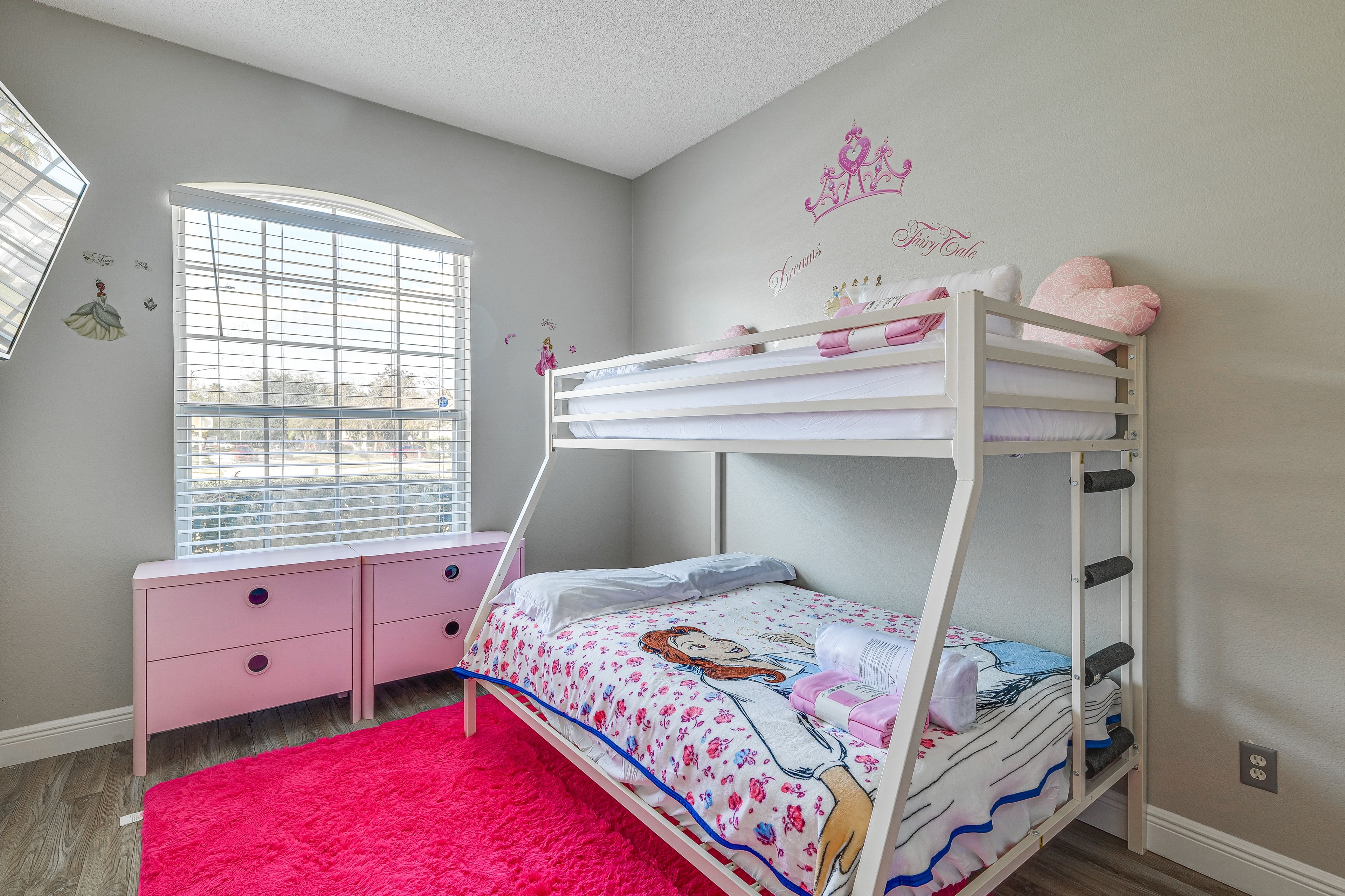 Bedroom 4 | 1st Floor | Twin/Full Bunk Bed