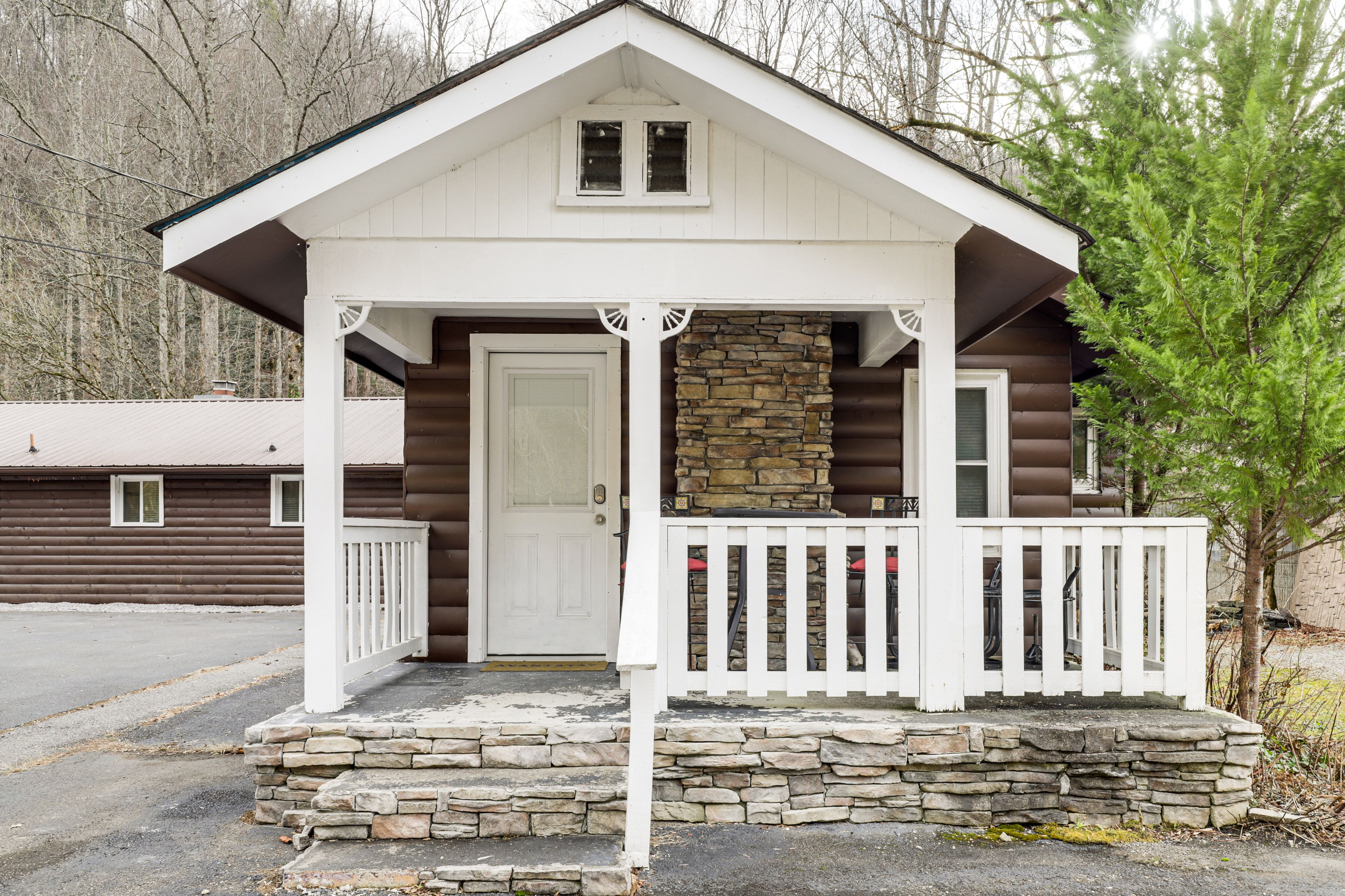 Property Exterior | Driveway (6 Vehicles) | 2 RVs Allowed