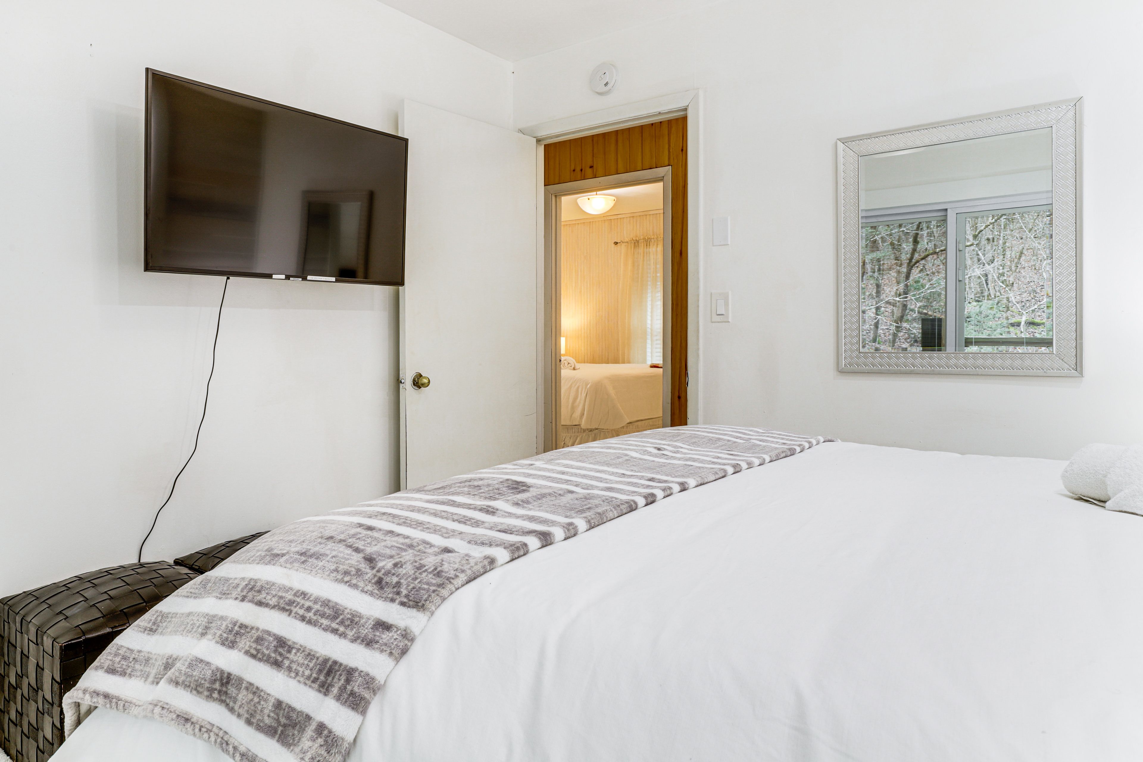 Bedroom 1 | King Bed