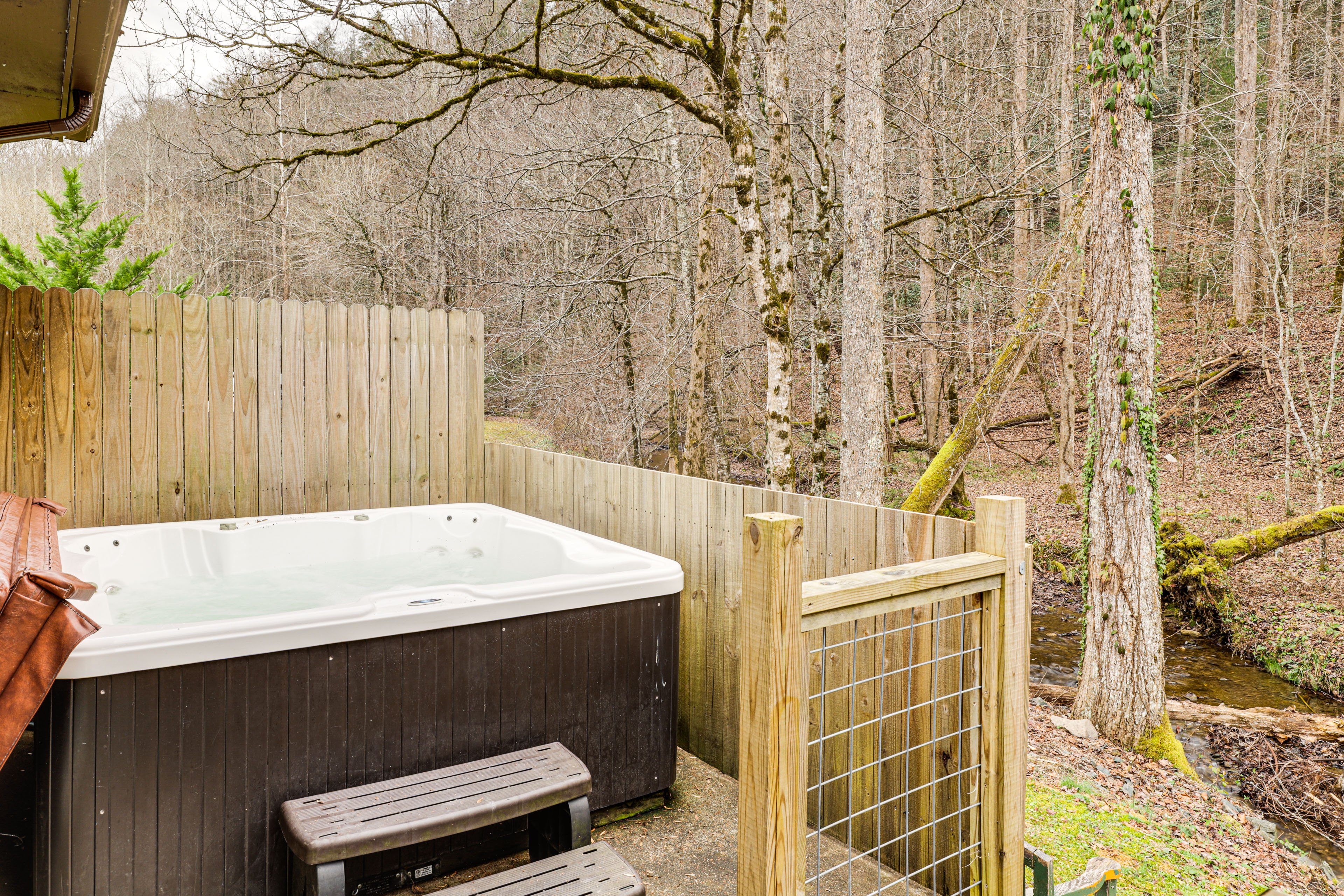 Gatlinburg Vacation Rental | 4BR | 3BA | 1,800 Sq Ft | Private Hot Tub