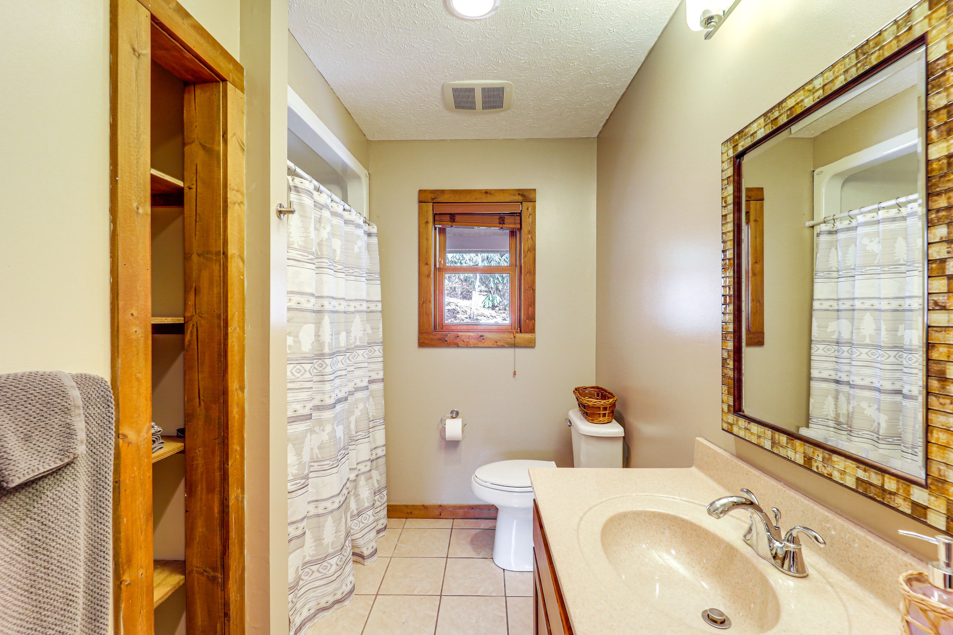 Bathroom | Towels Provided | Main Floor