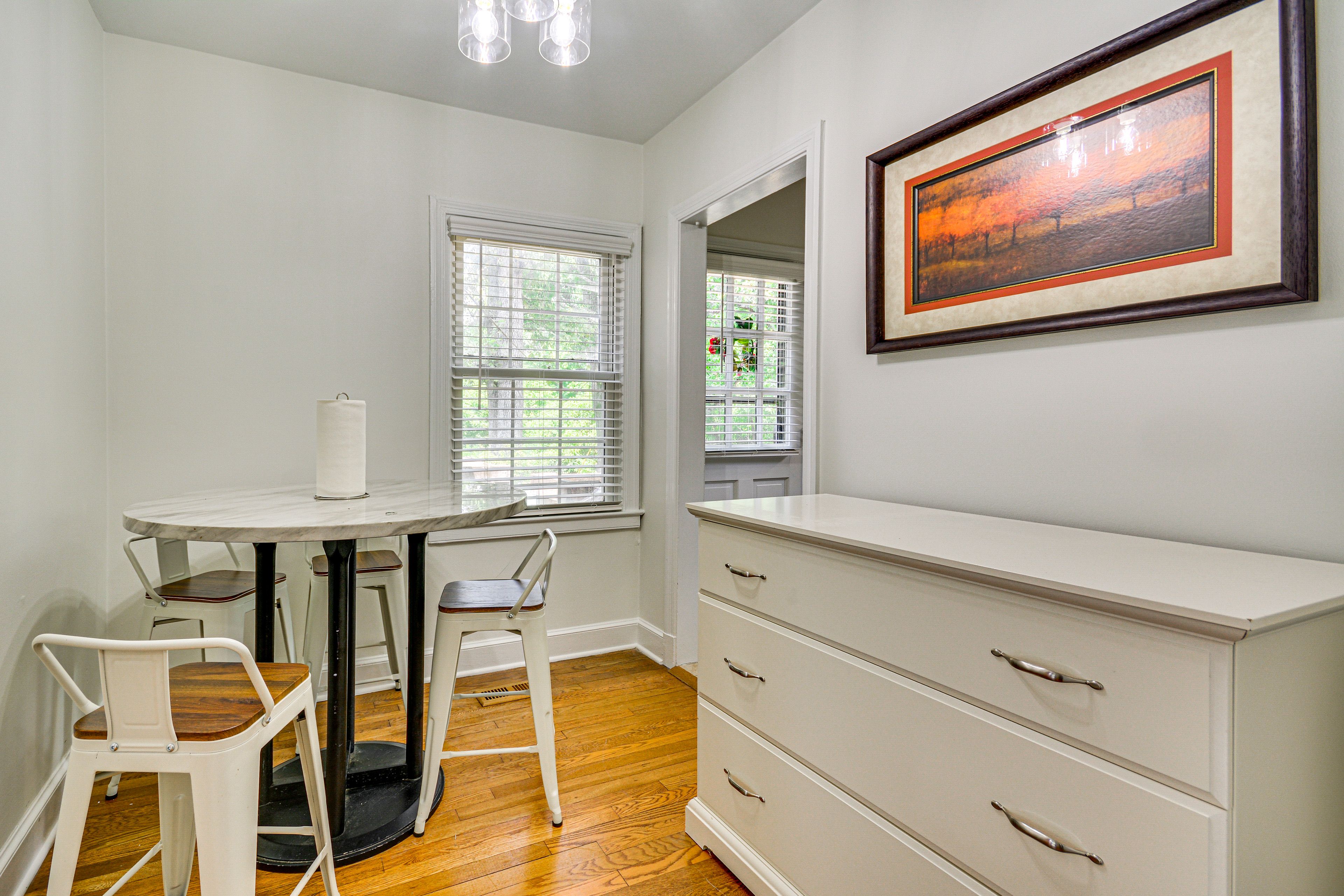 Dining Room | Dishware/Flatware Provided
