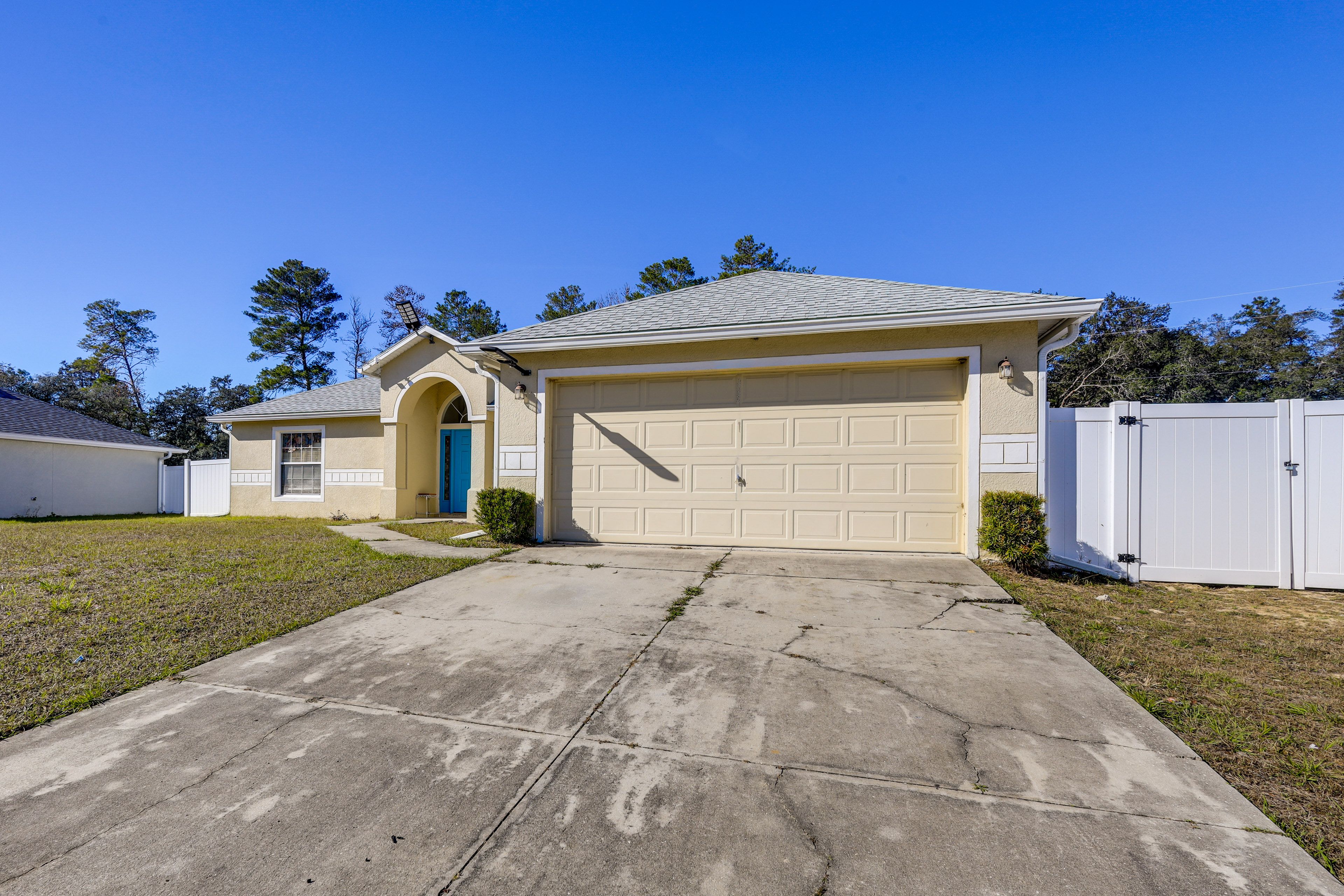 Parking | Garage (2 Vehicles) | Driveway (1 Vehicle) | Trailer (1 Max)