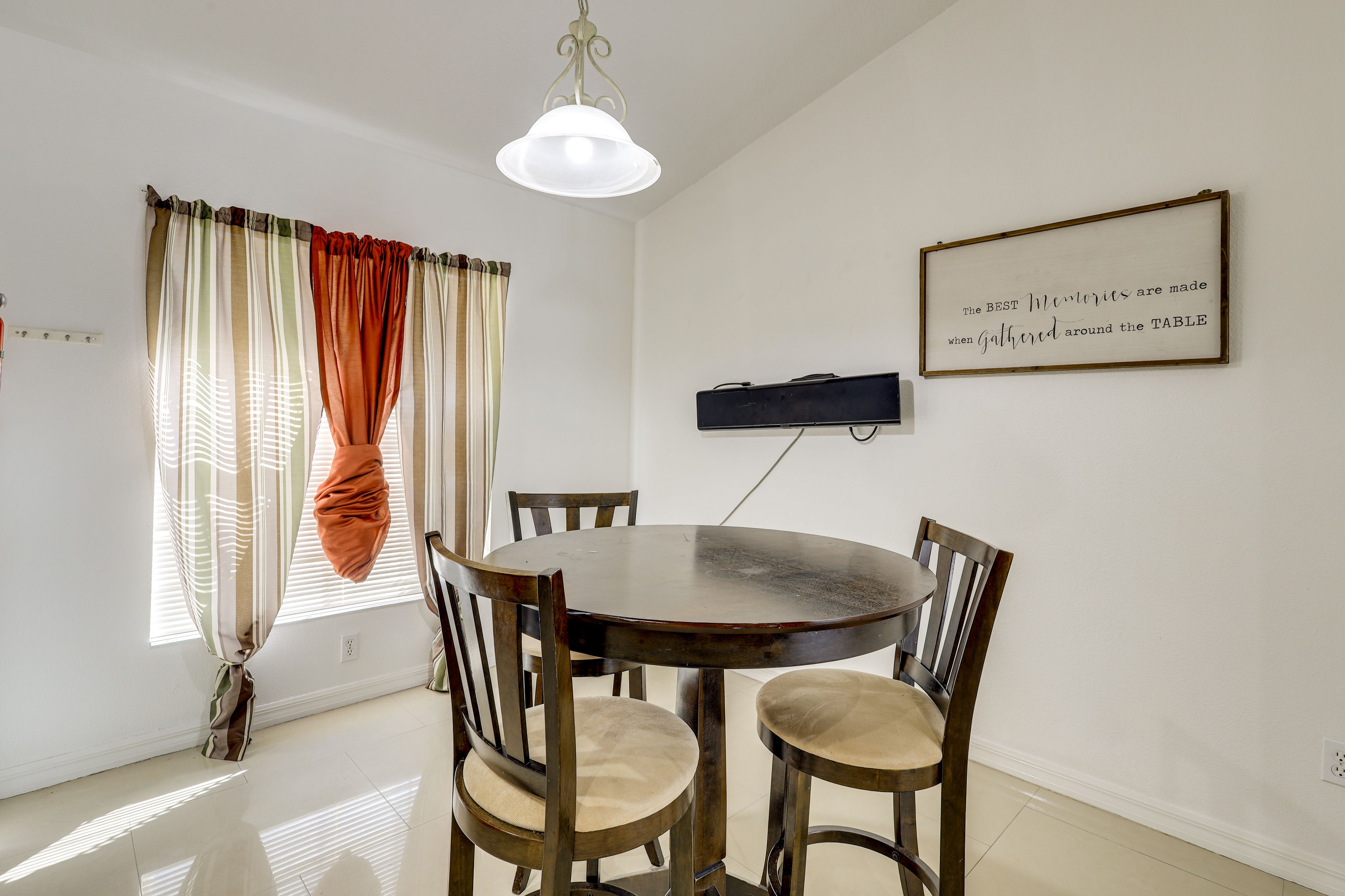 Dining Area | Dishware/Flatware