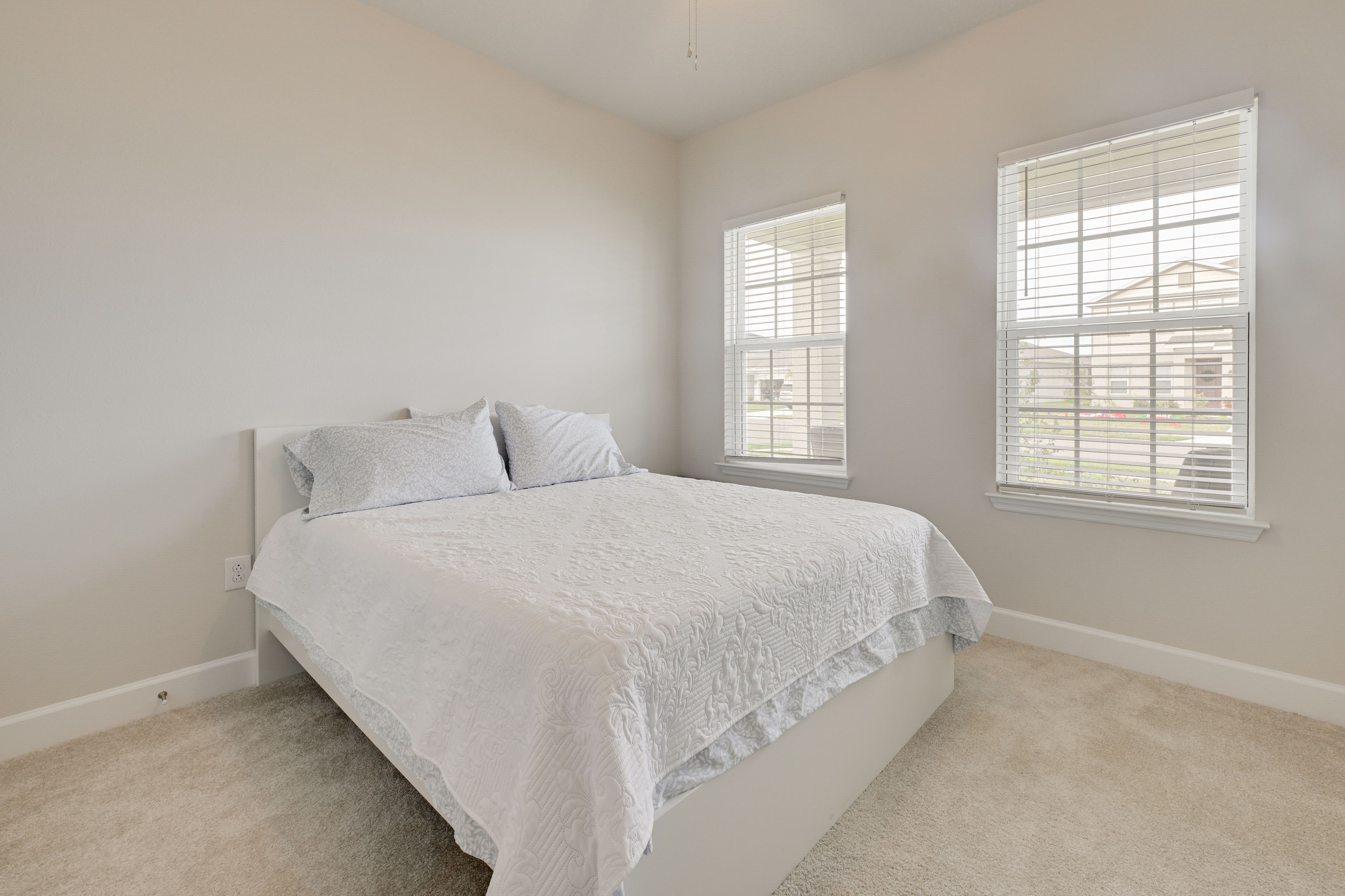 Bedroom 3 | Queen Bed