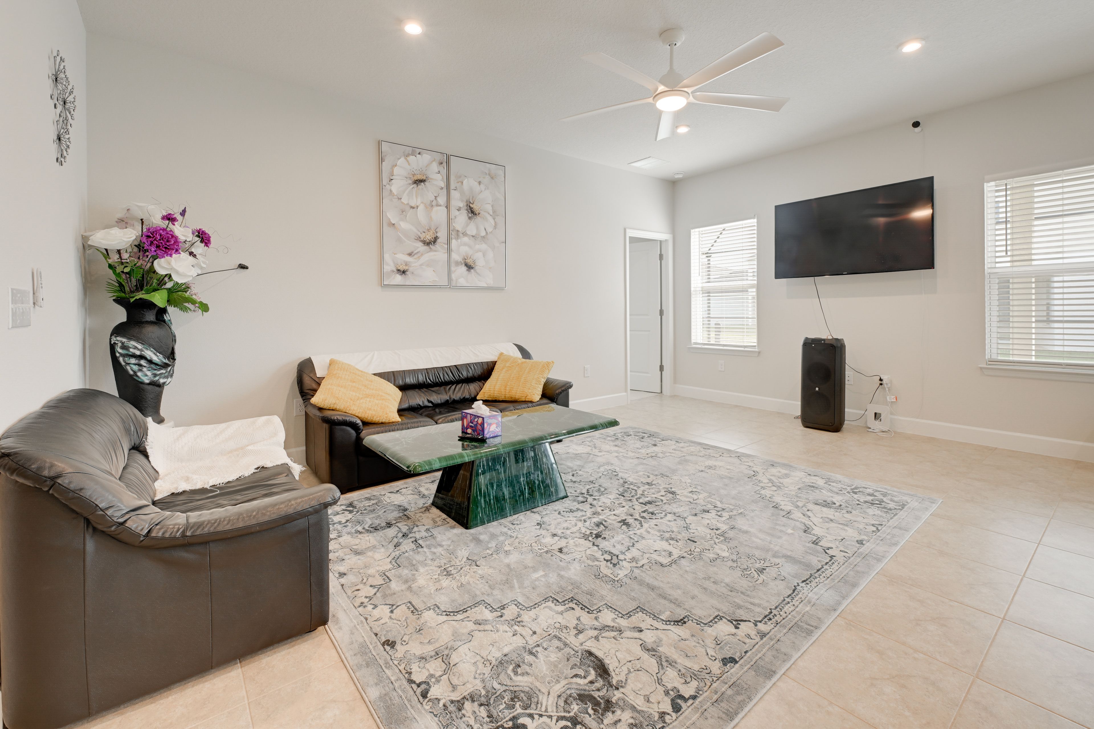 Living Room | Smart TV