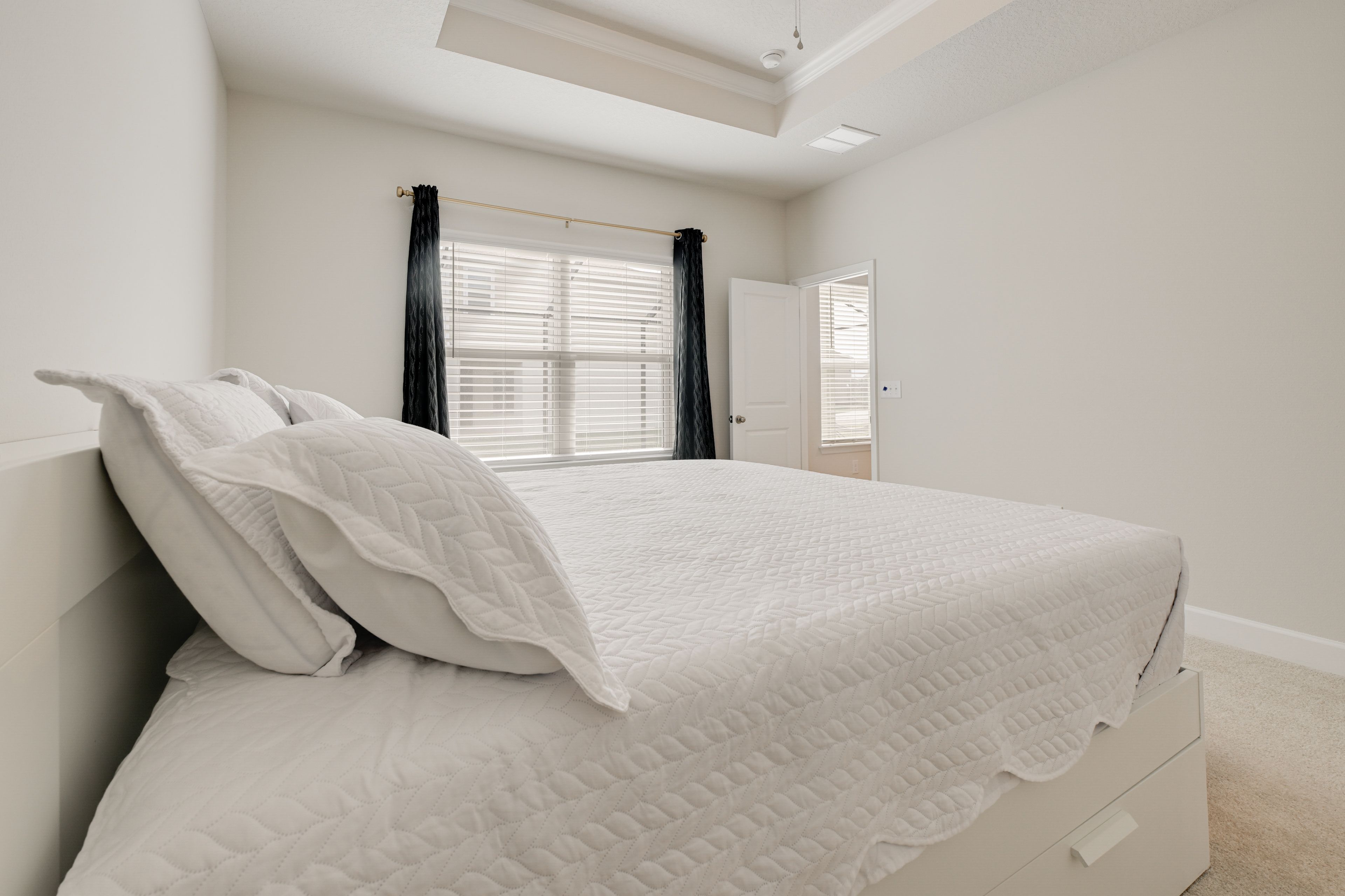 Bedroom 1 | King Bed | En-Suite Bathroom