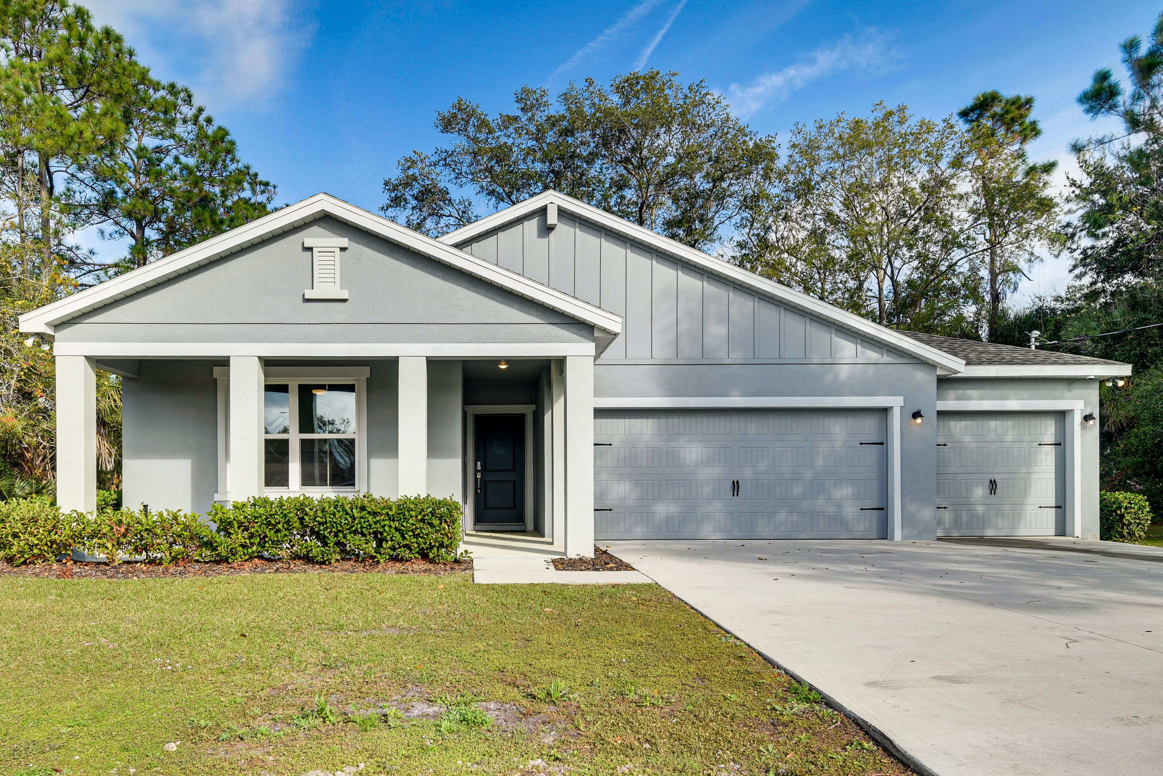 Parking | Garage (3 Vehicles) | Driveway (2 Vehicles)