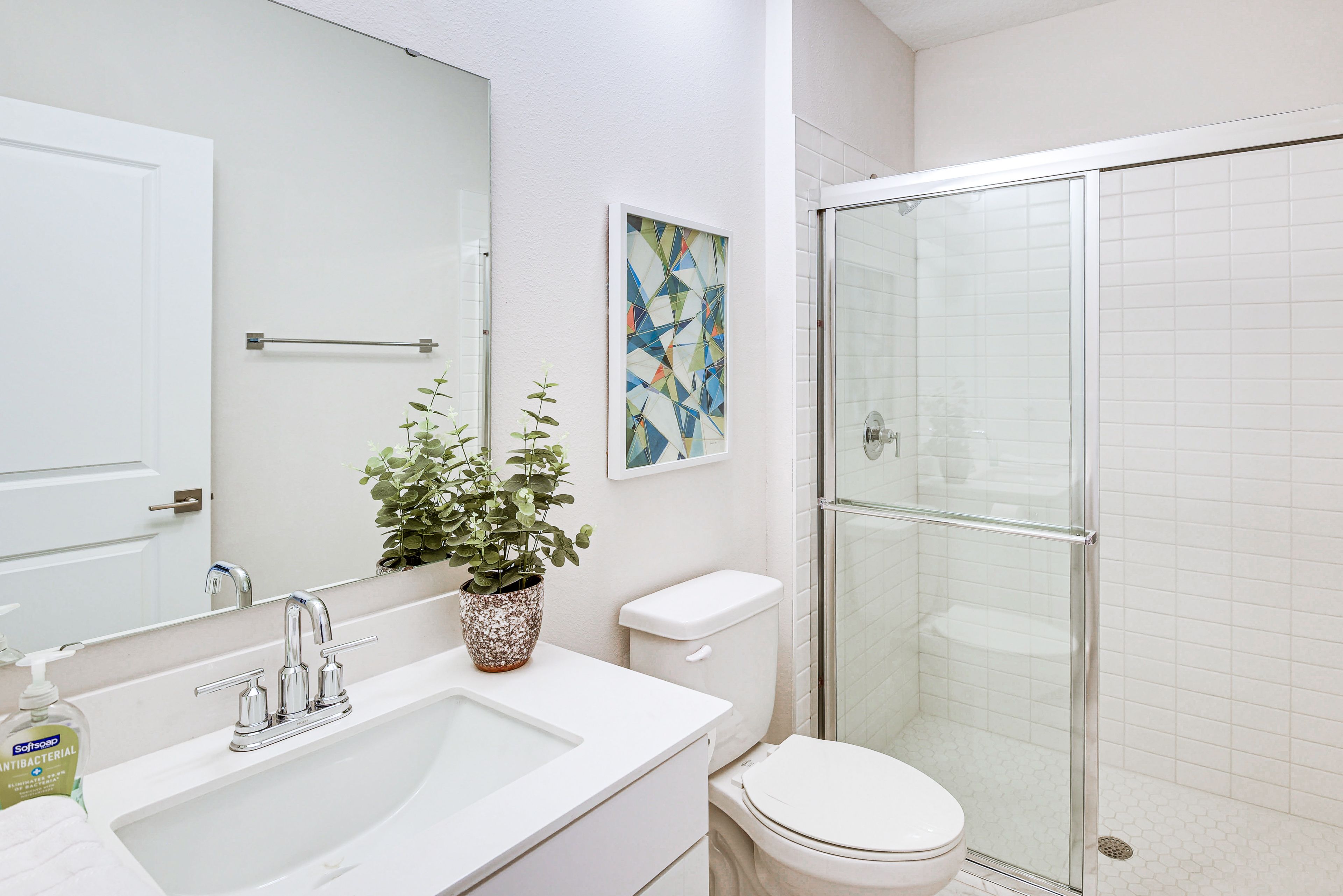 Full Bathroom | Complimentary Toiletries