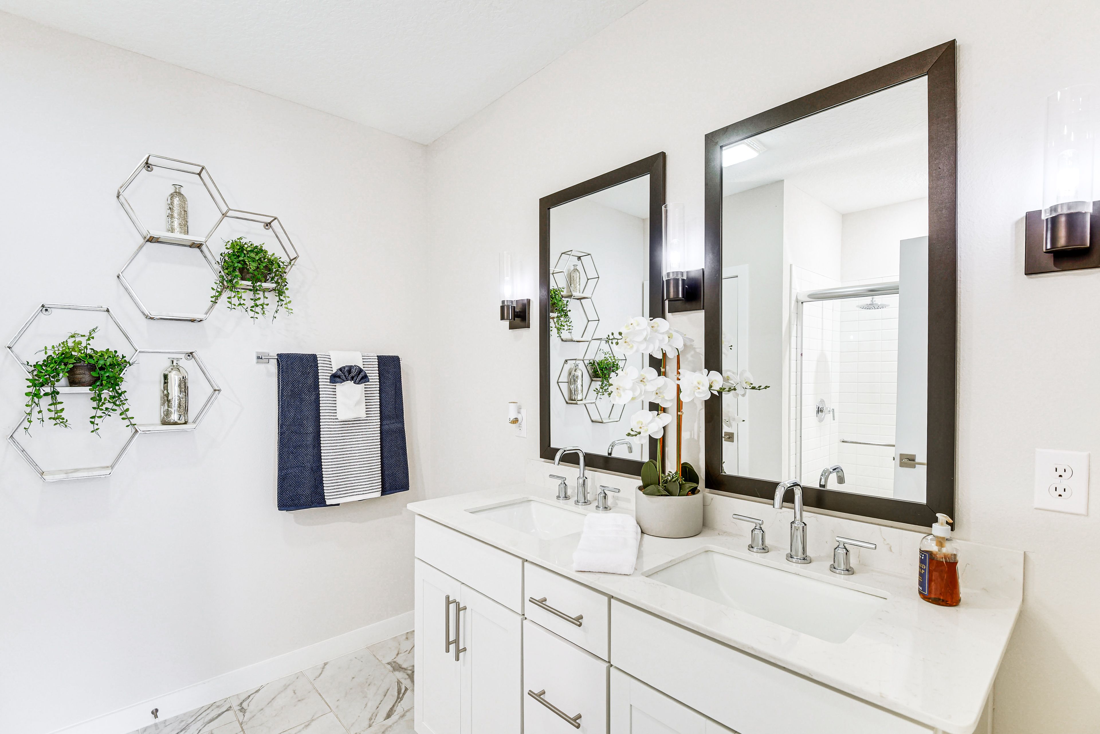En-Suite Bathroom | Towels Provided