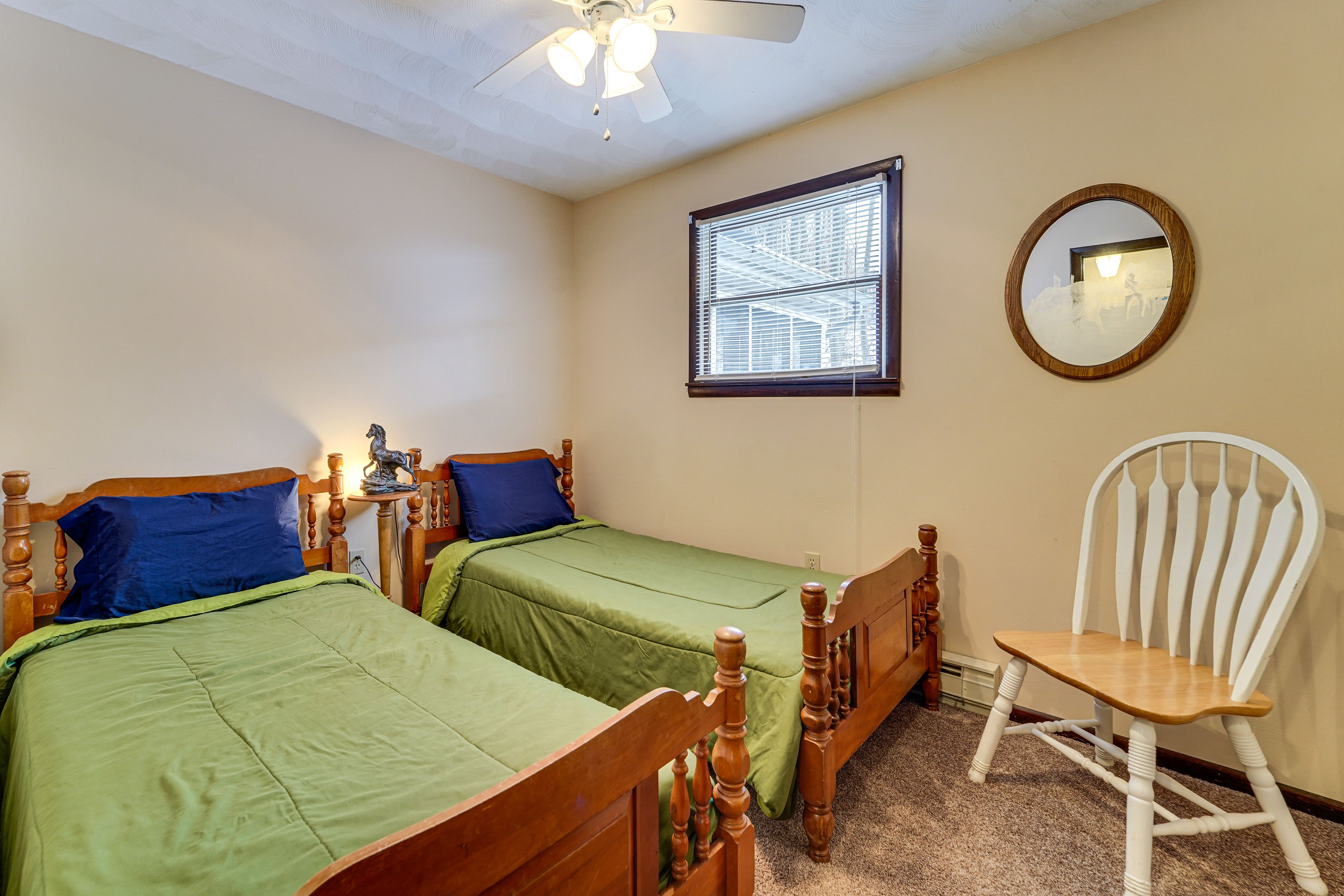 Bedroom 3 | 2 Twin Beds | Main Floor