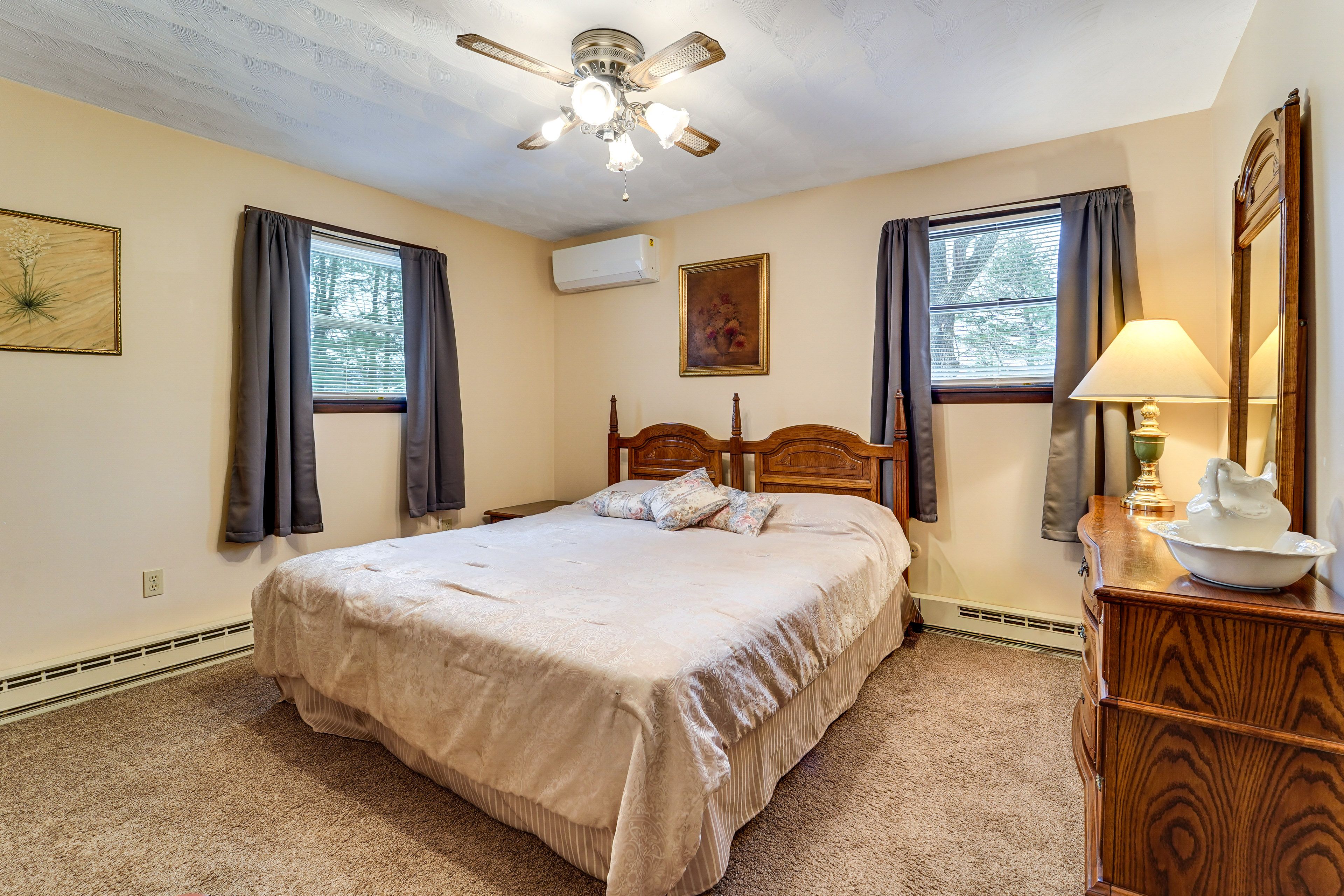 Bedroom 1 | King Bed | Main Floor