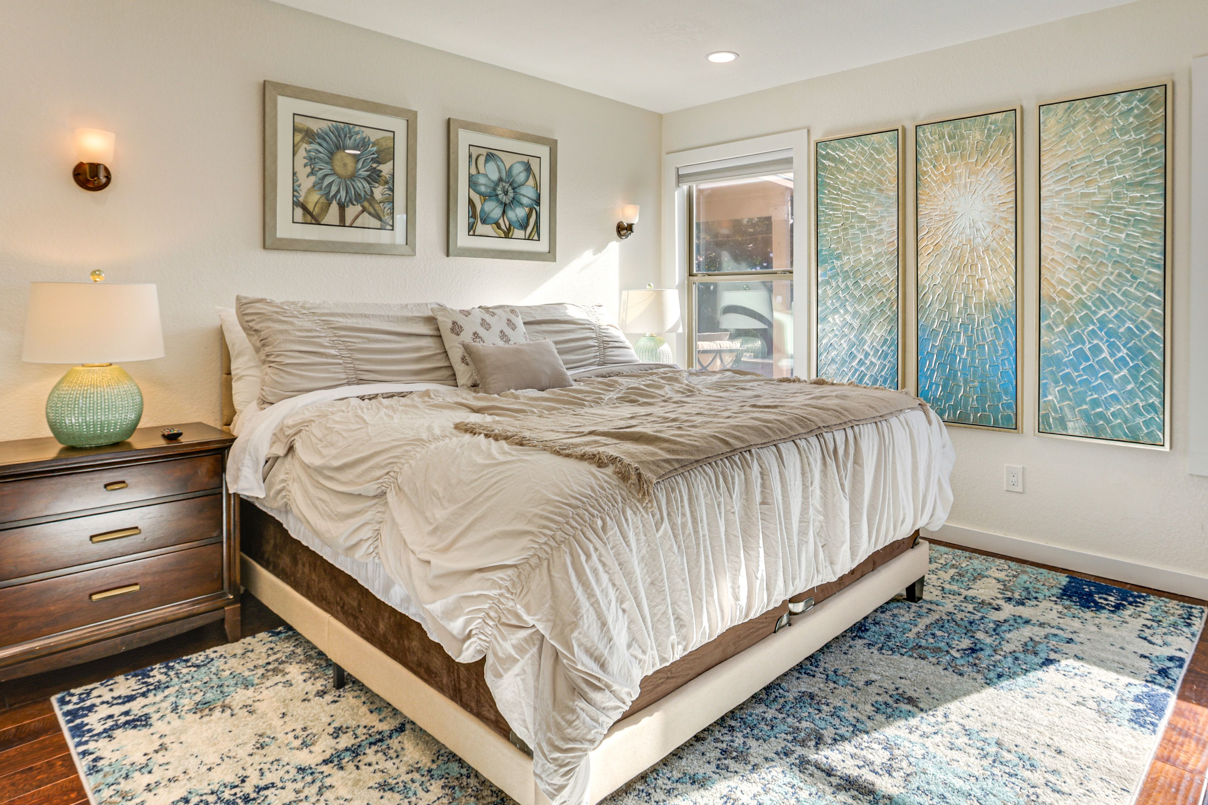 Bedroom 1 | King Bed | En-Suite Bathroom