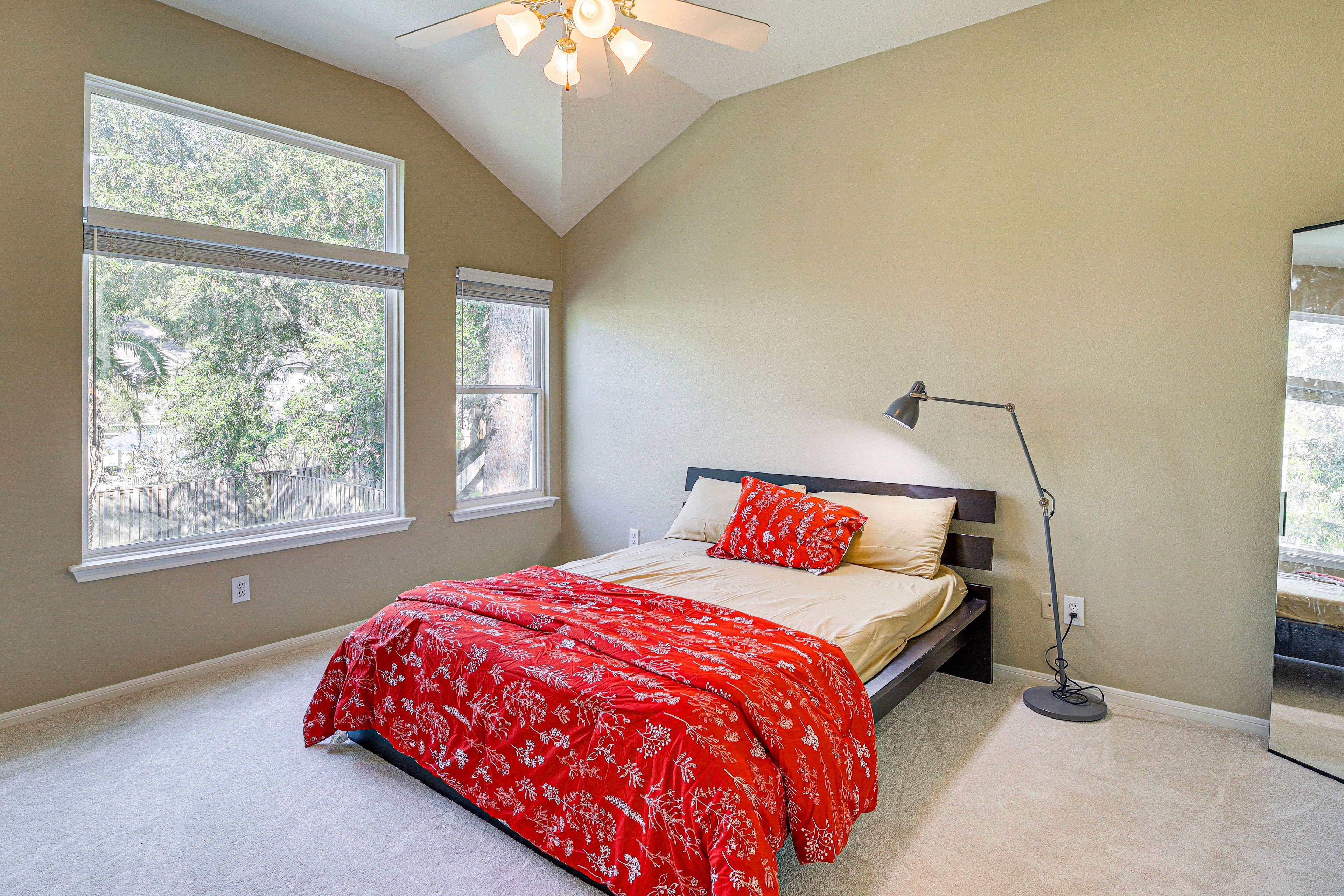 Bedroom 2 | 2nd Floor | Queen Bed