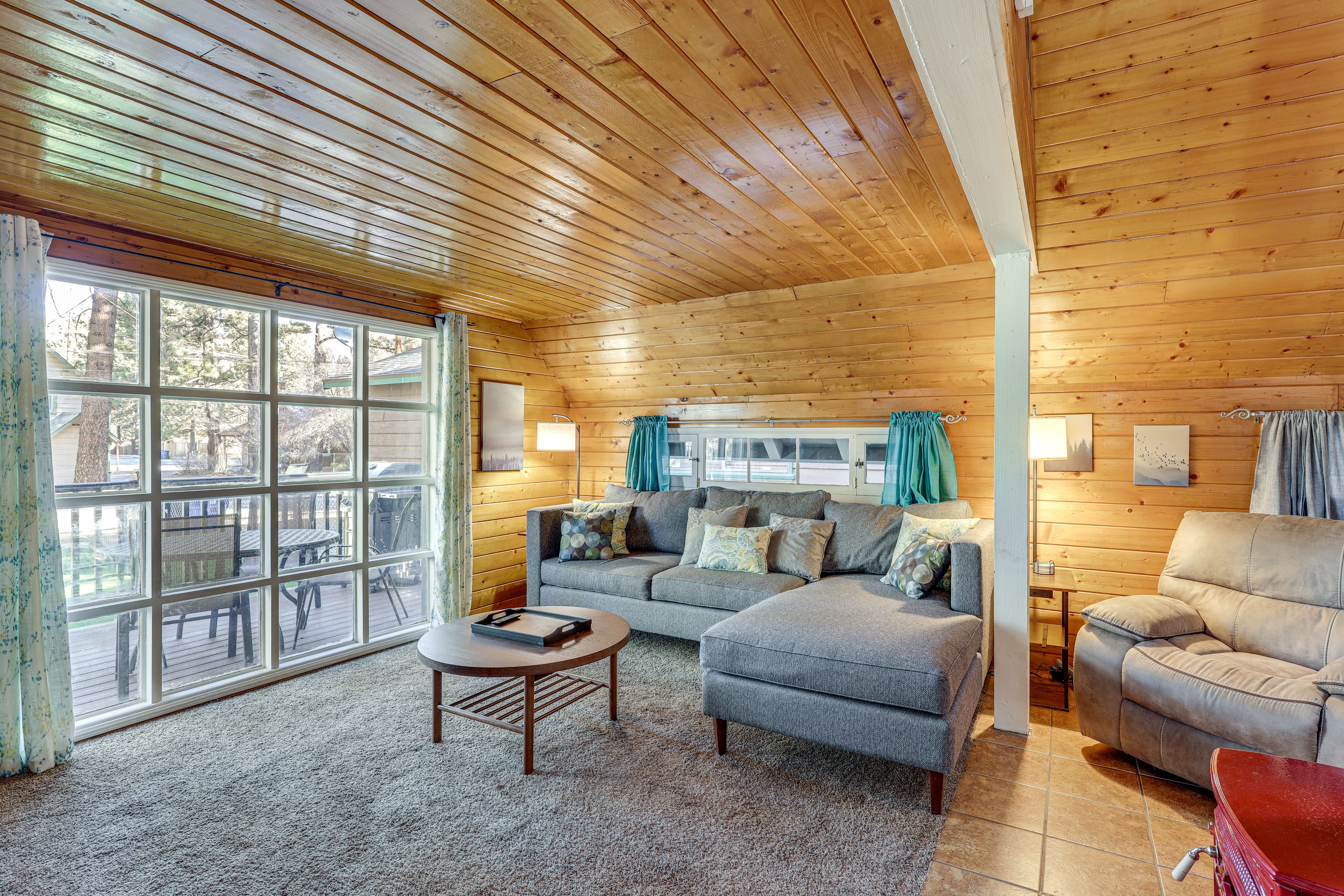 Living Area | Smart TV | Free WiFi | 1st Floor