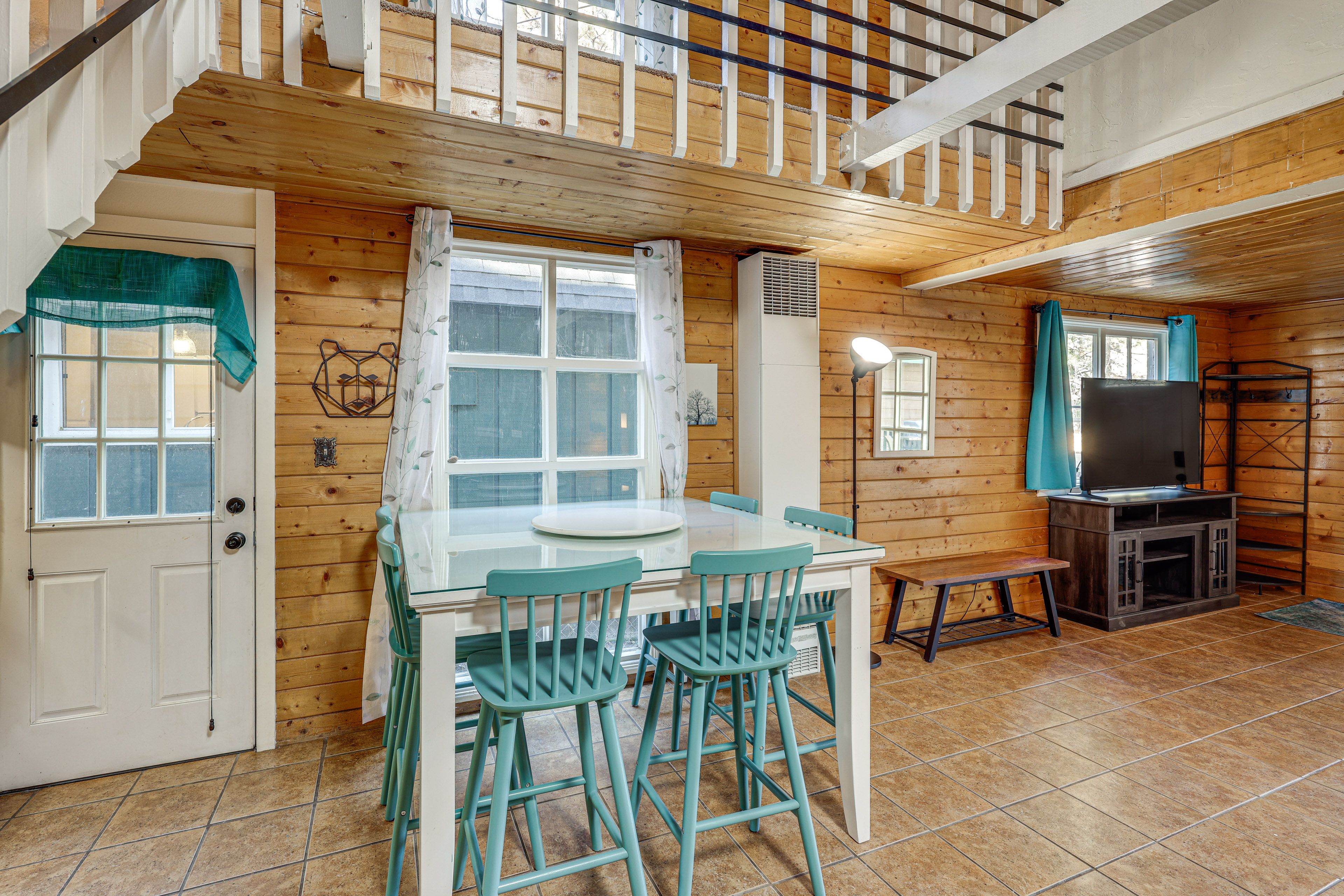 Dining Area | 1st Floor