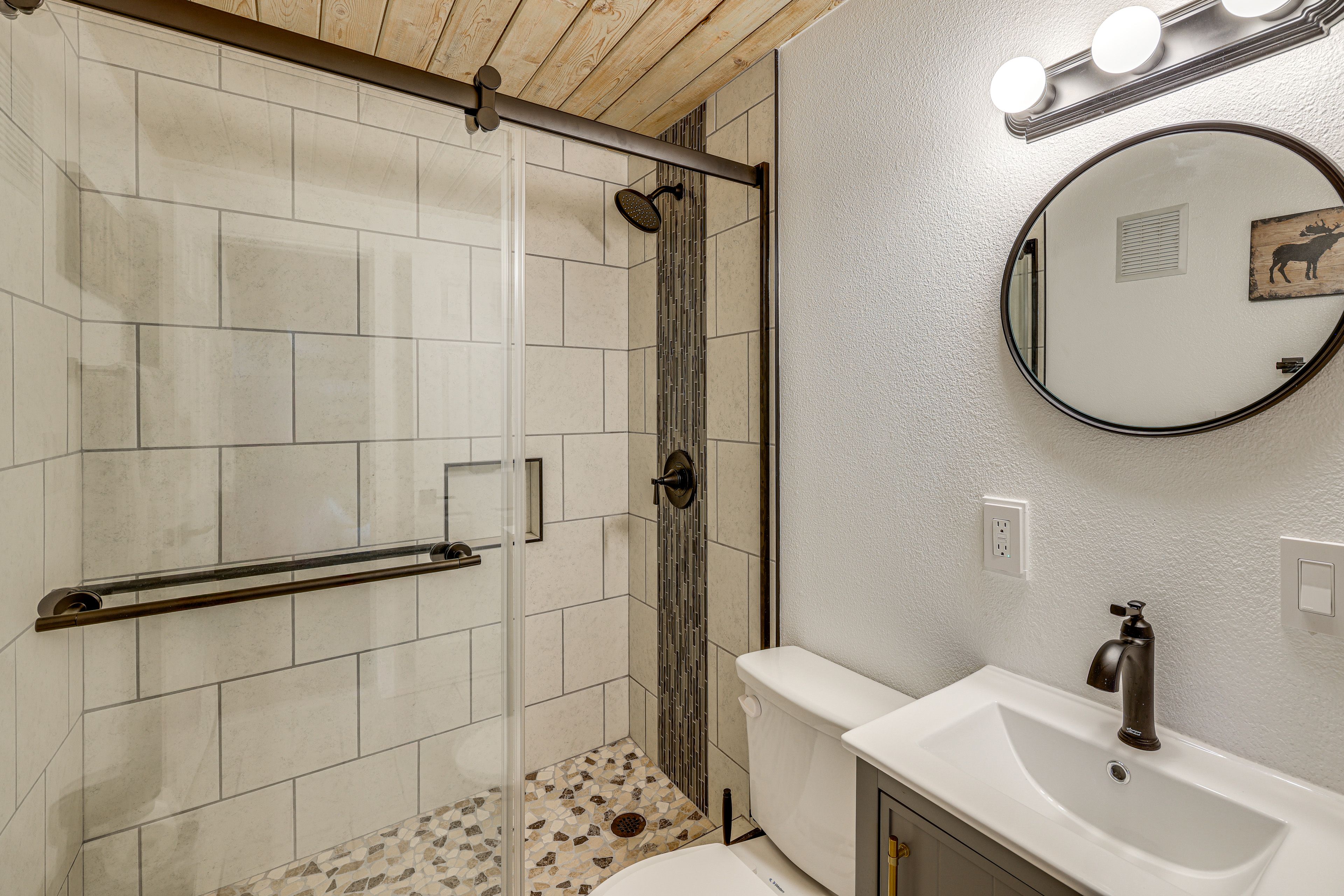 Bathroom | Towels Provided | 1st Floor