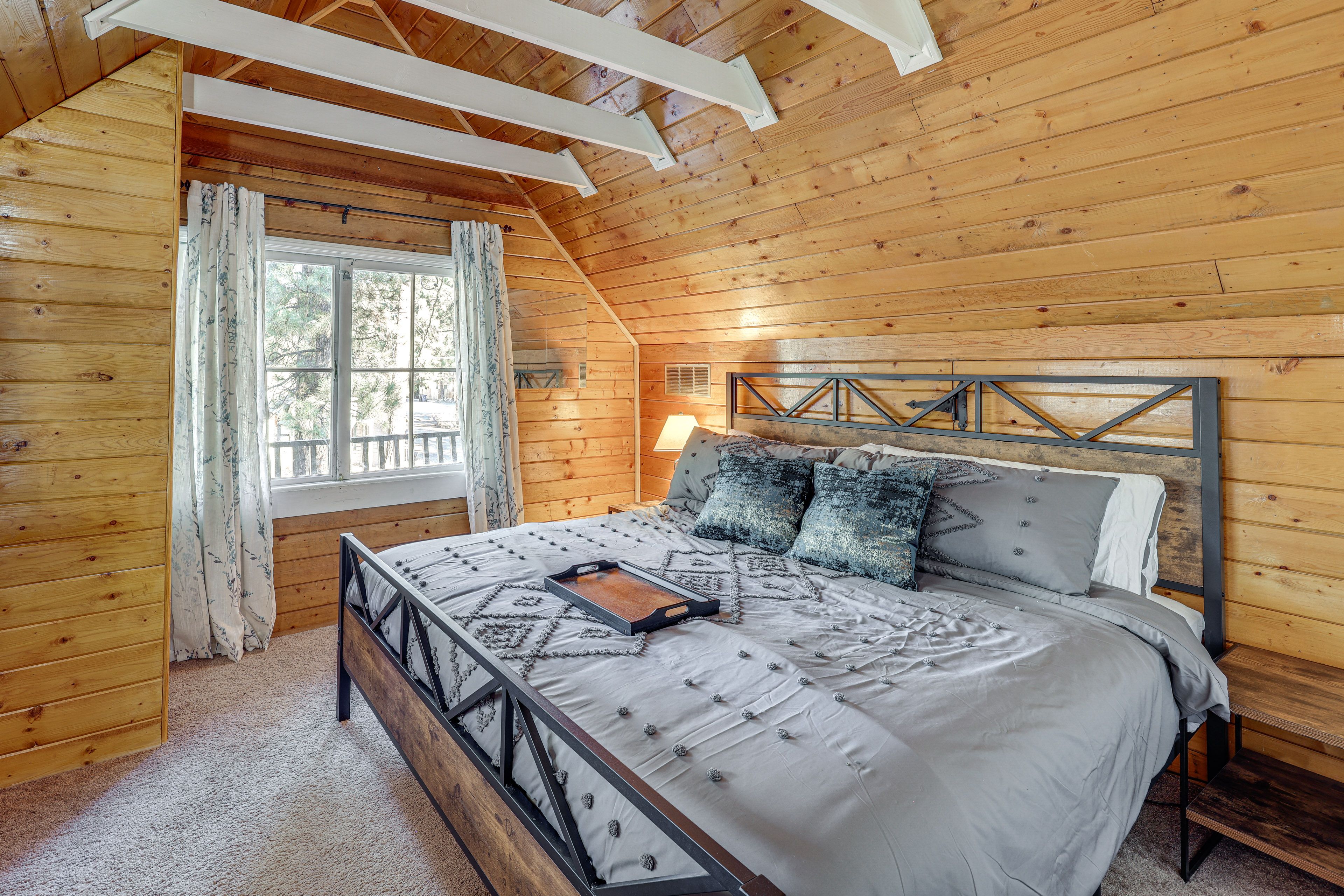 Bedroom 2 | King Bed | 2nd Floor