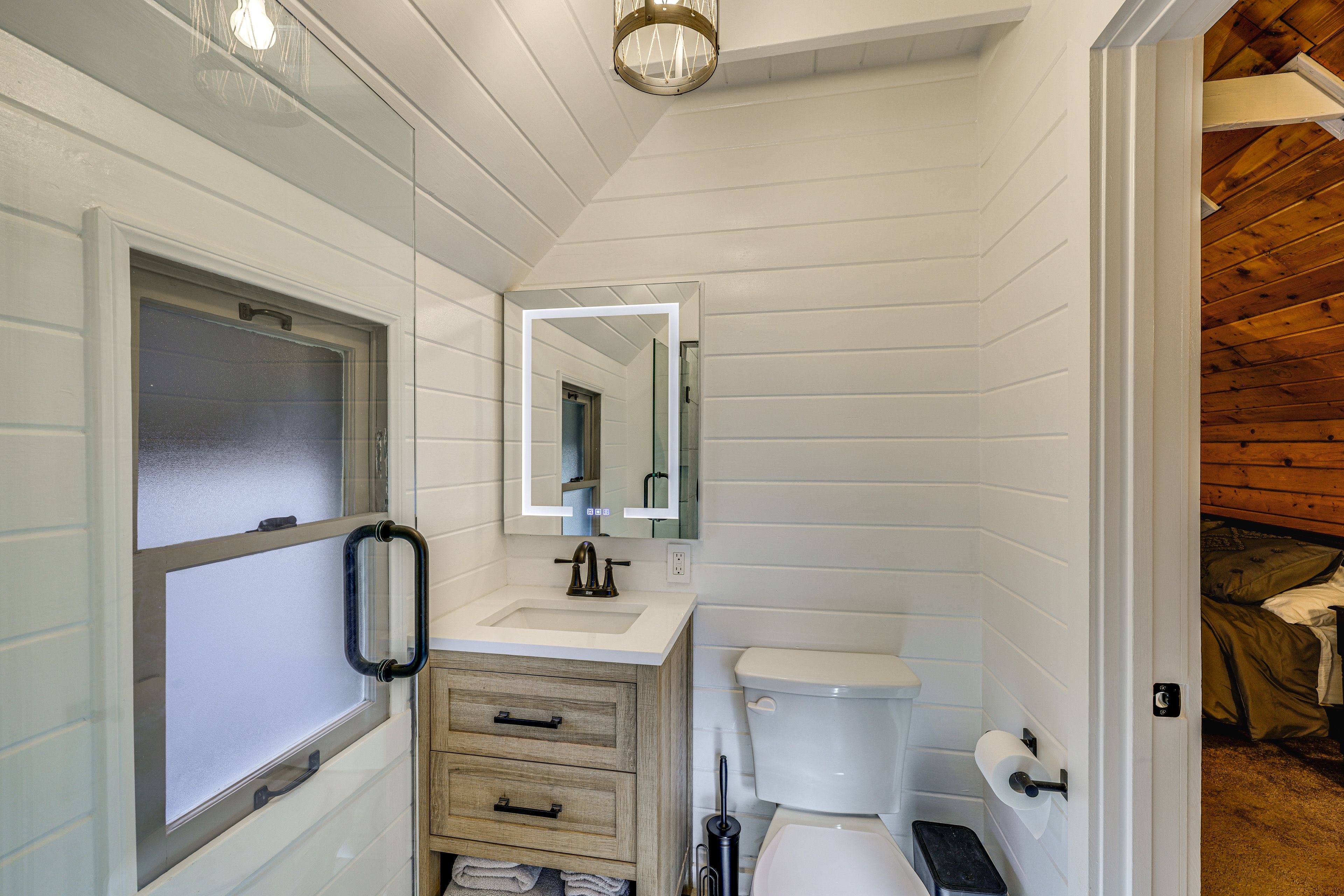 Bathroom | 2nd Floor