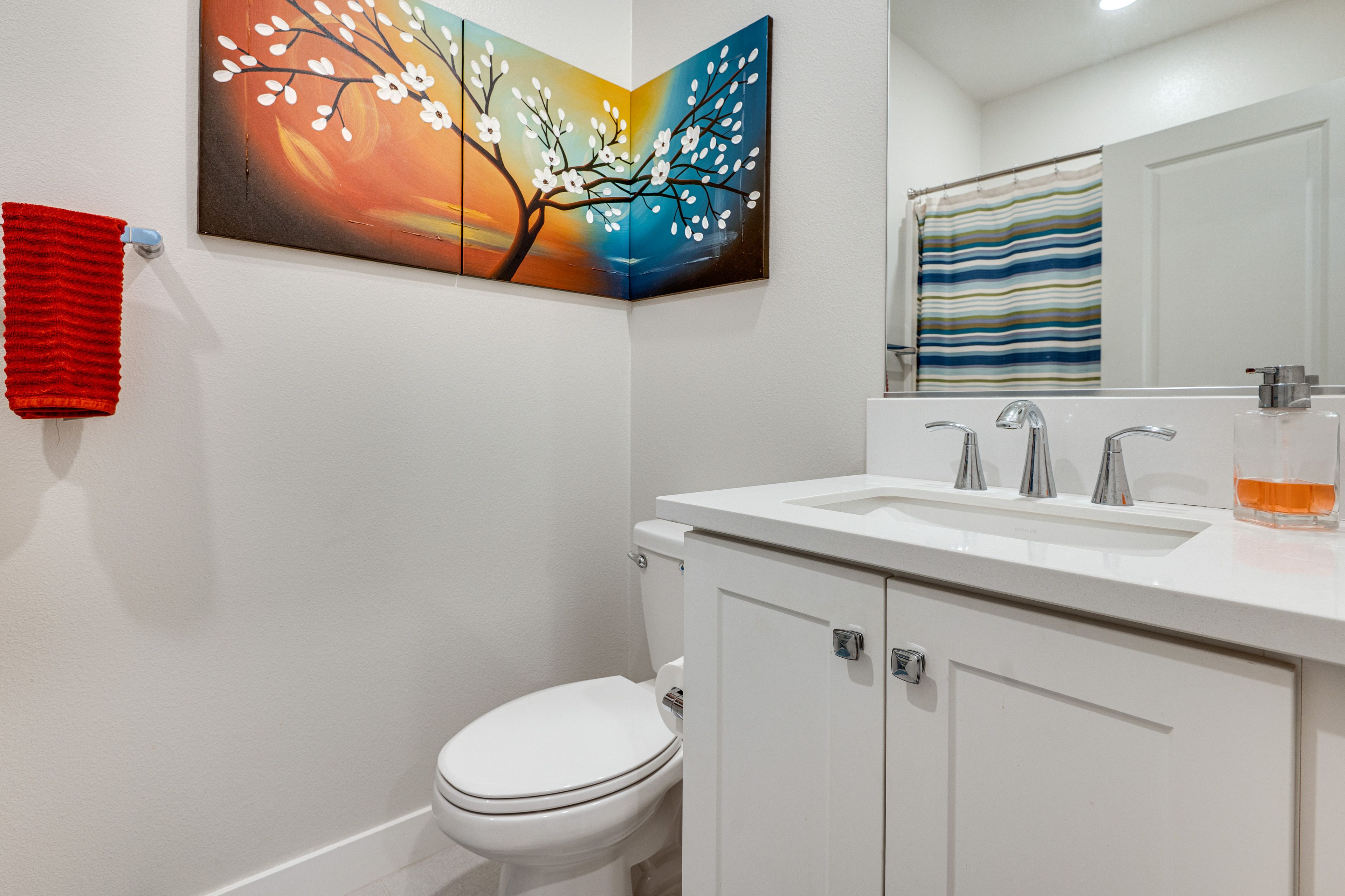 Full Bathroom | 3rd Floor