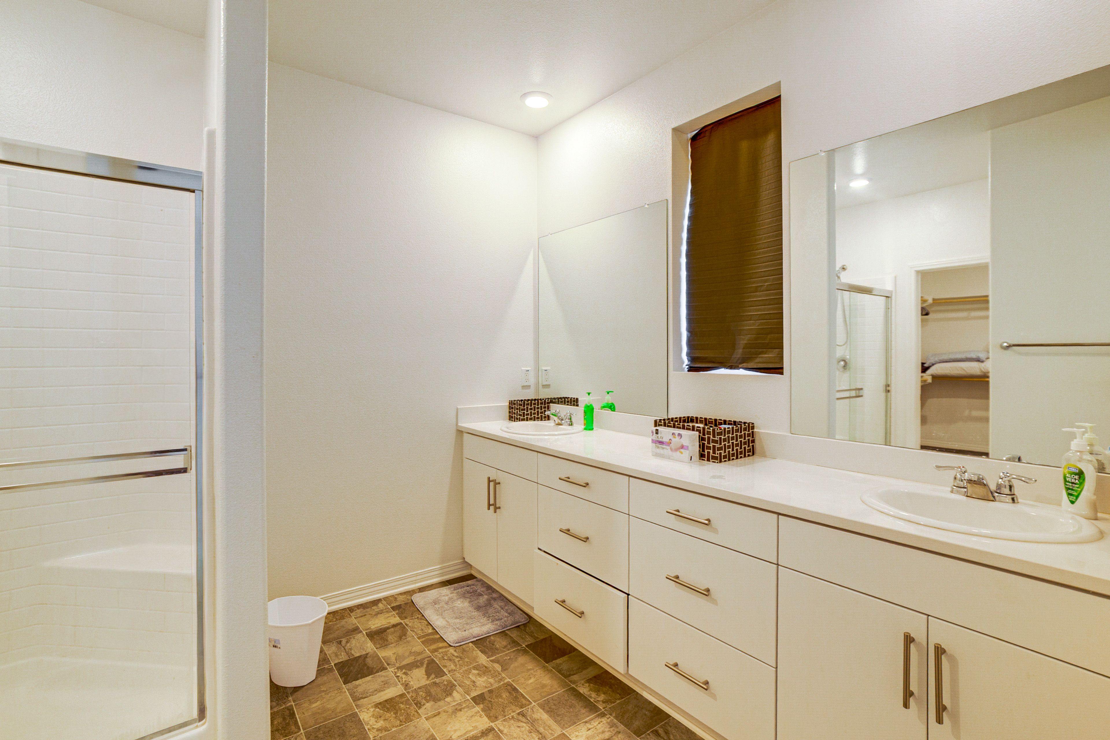 Full Bathroom | 2nd Floor