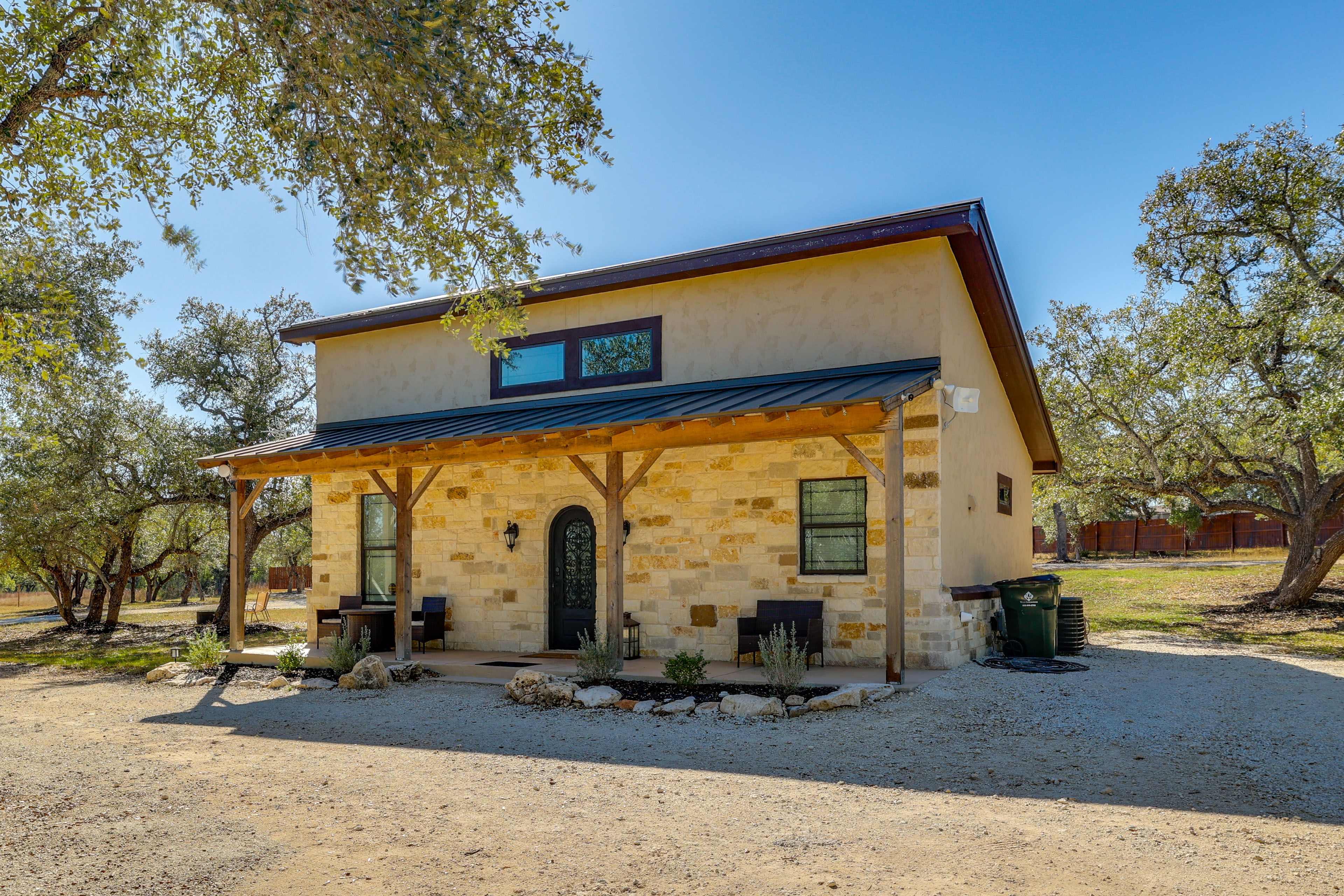 Parking | Driveway (2 Vehicles)