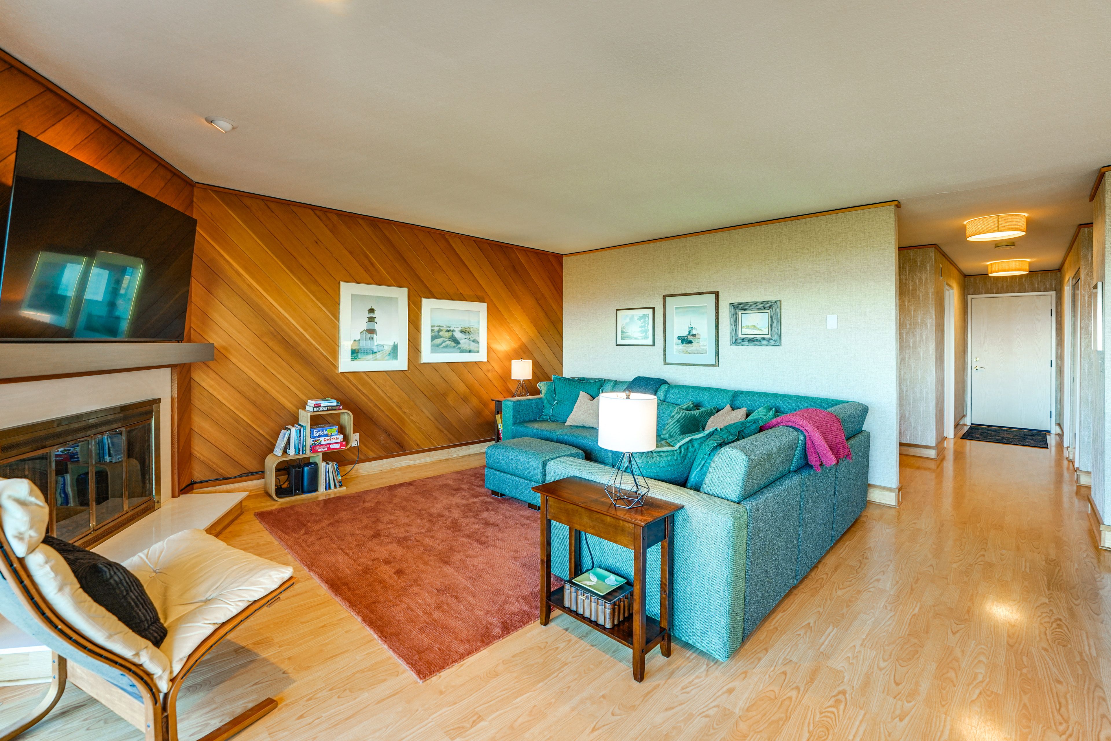 Living Room | Fireplace | Flat-Screen TV | Board Games