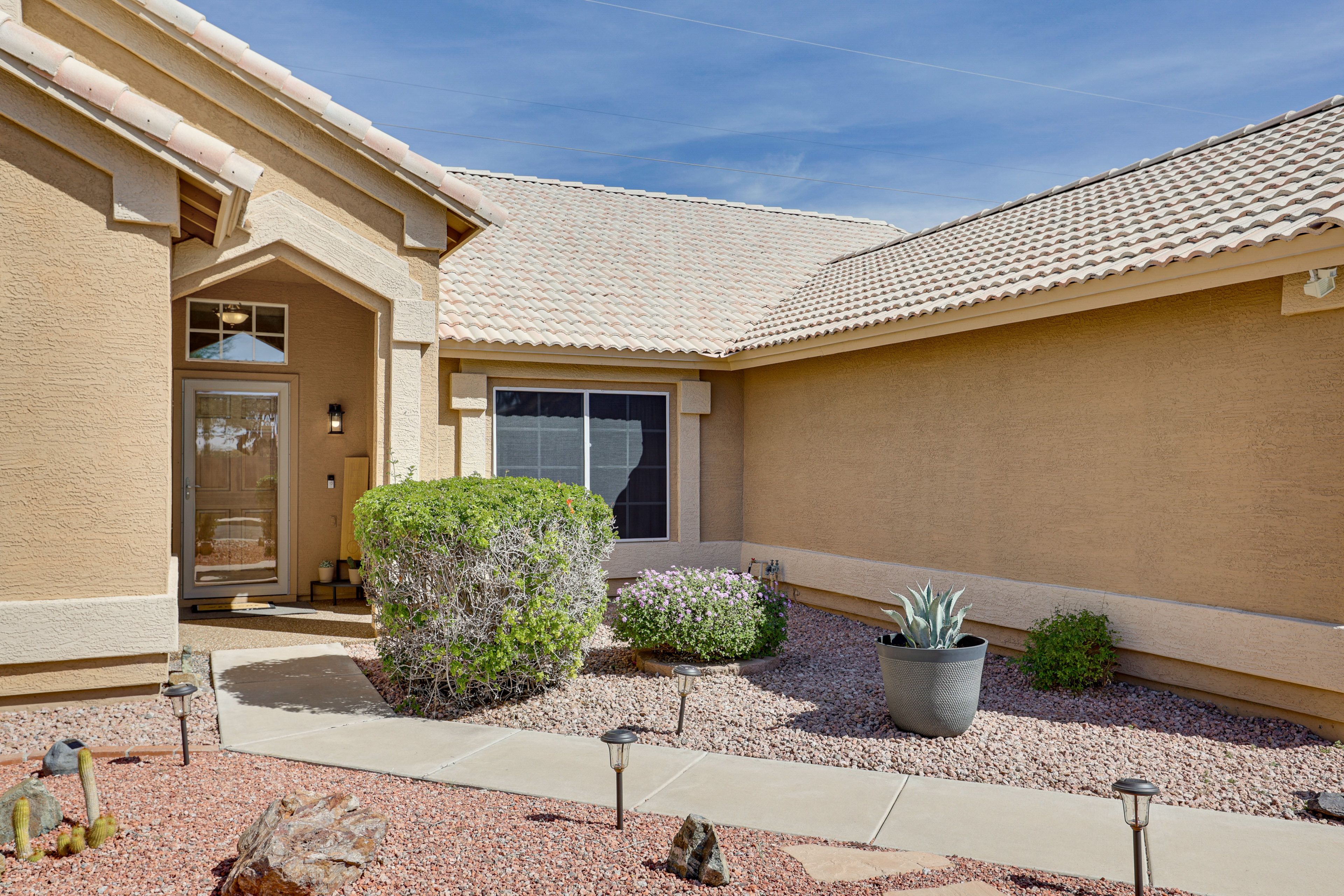Property Exterior | Driveway (2 Vehicles) | No Garage Parking