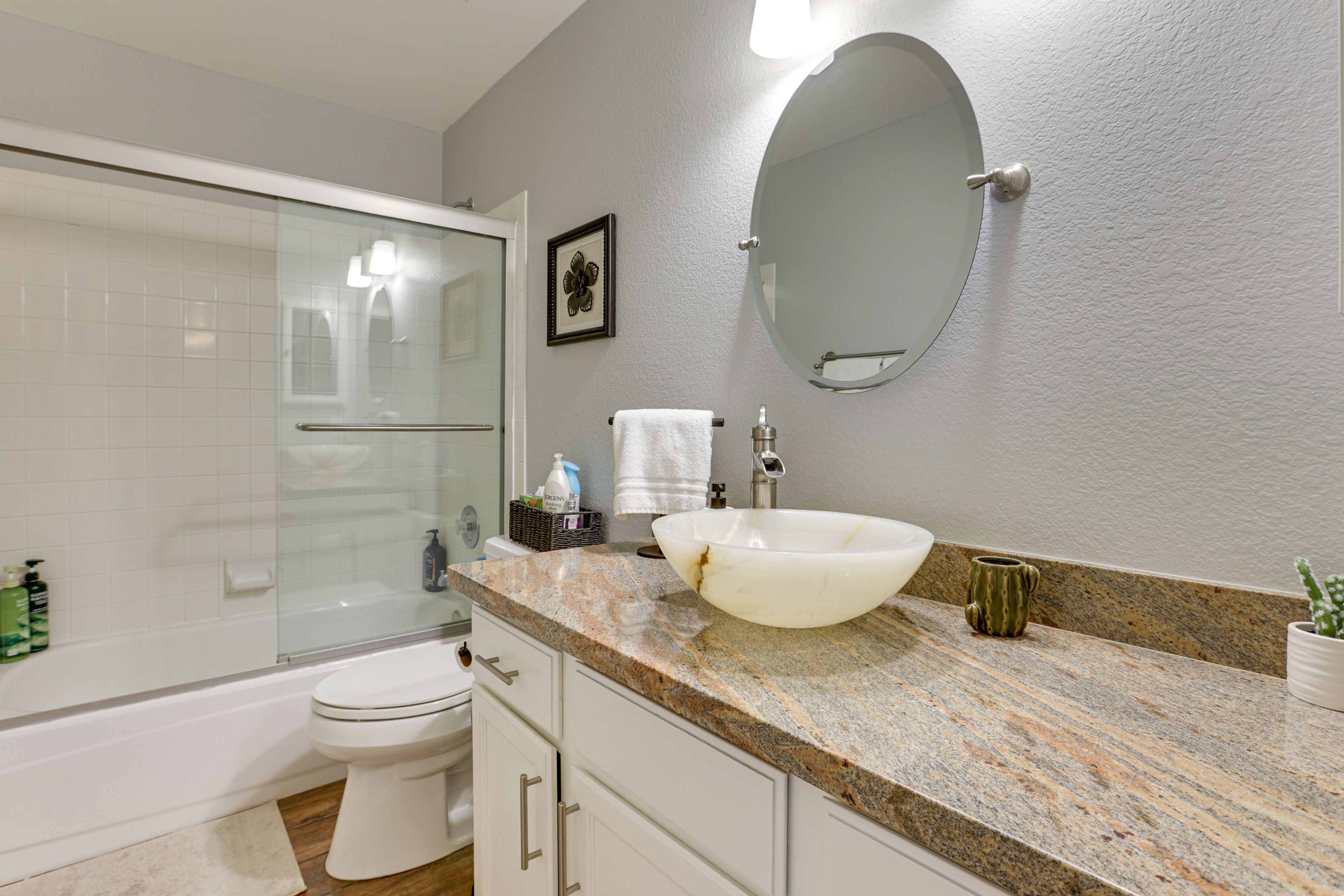 Full Bathroom