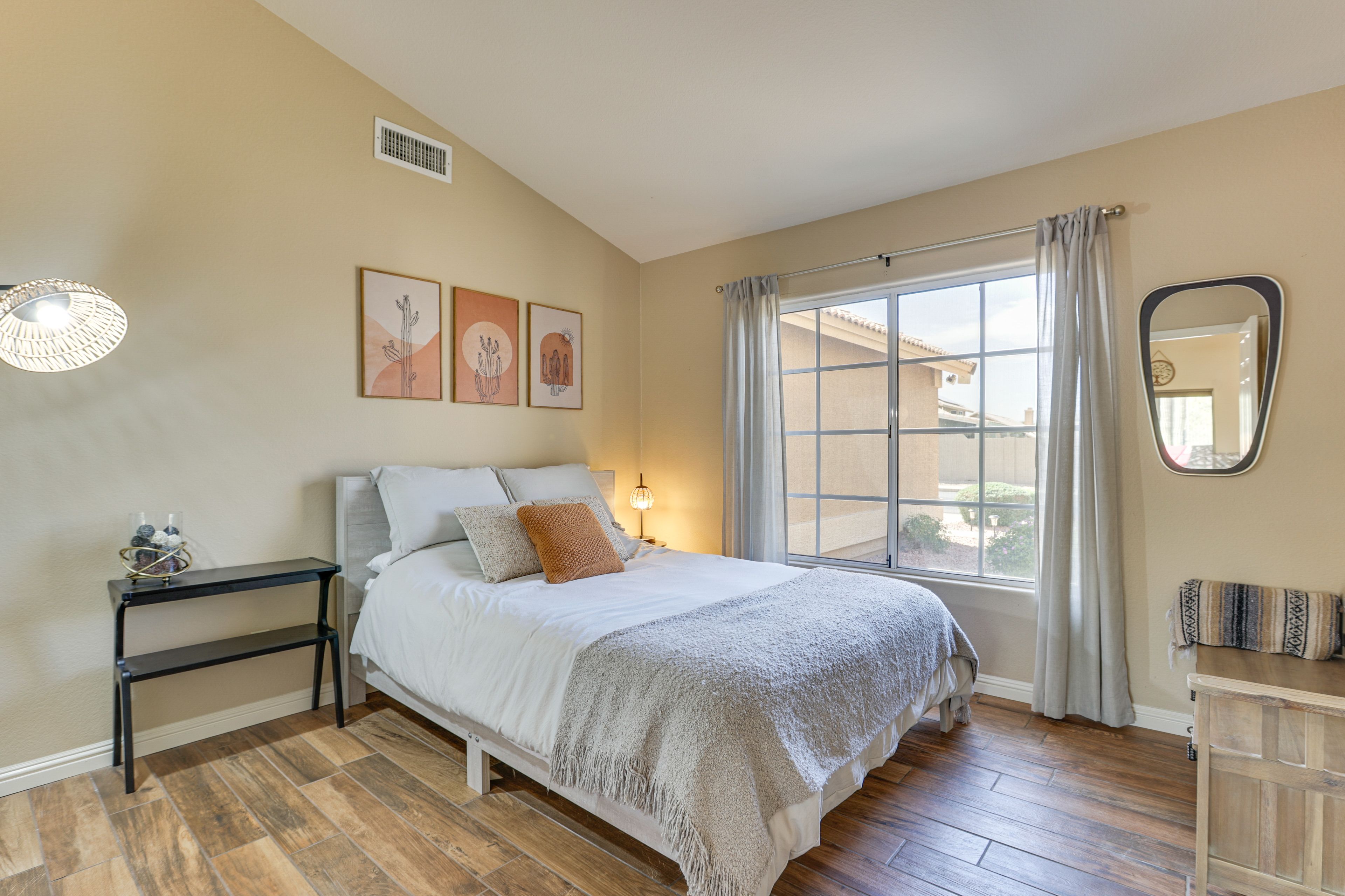 Bedroom 4 | Queen Bed