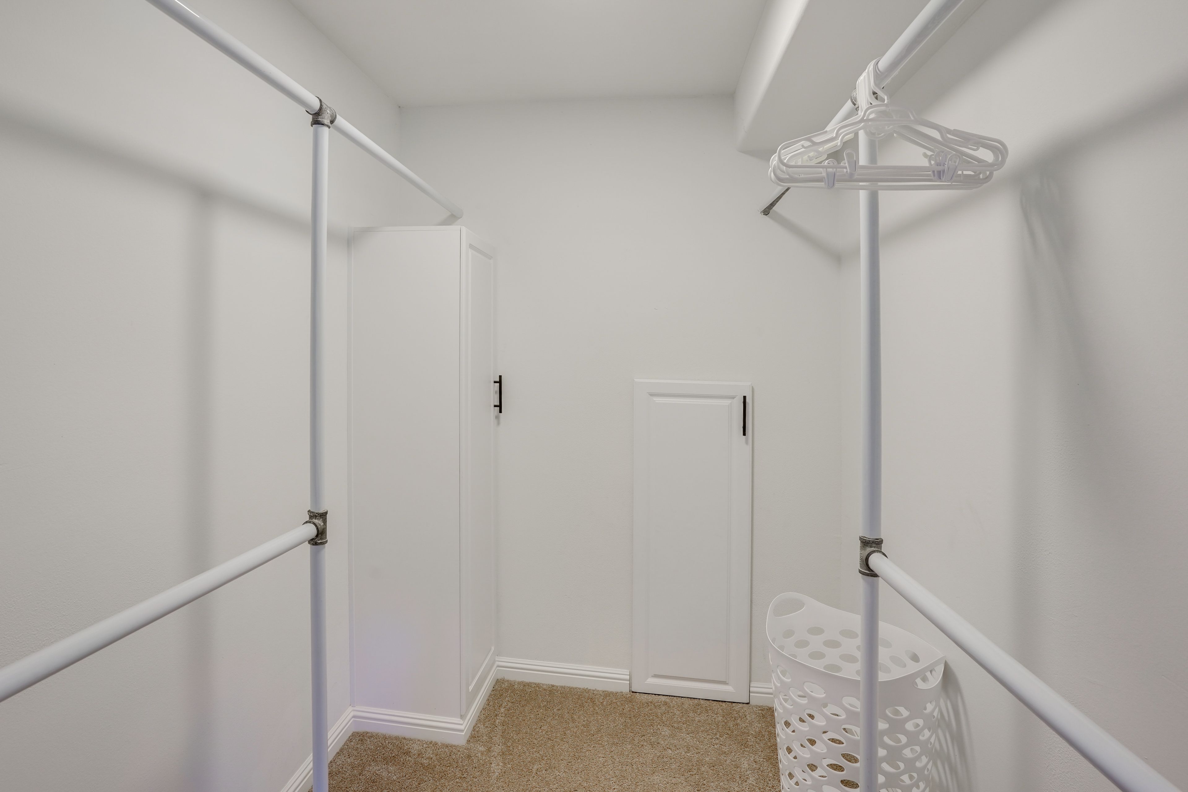 Walk-In Closet | 1st Floor