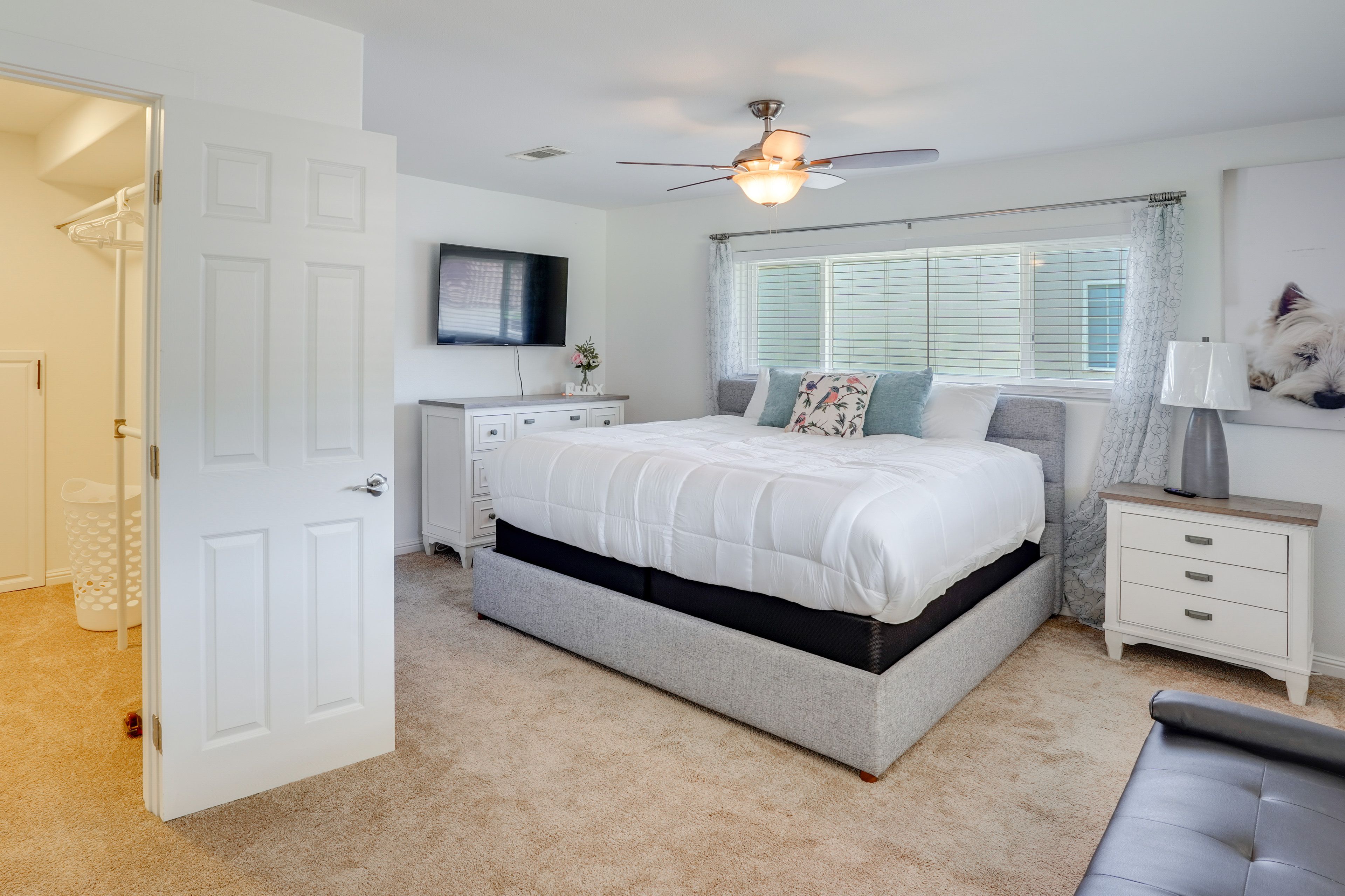 Bedroom 1 | King Bed | 1st Floor