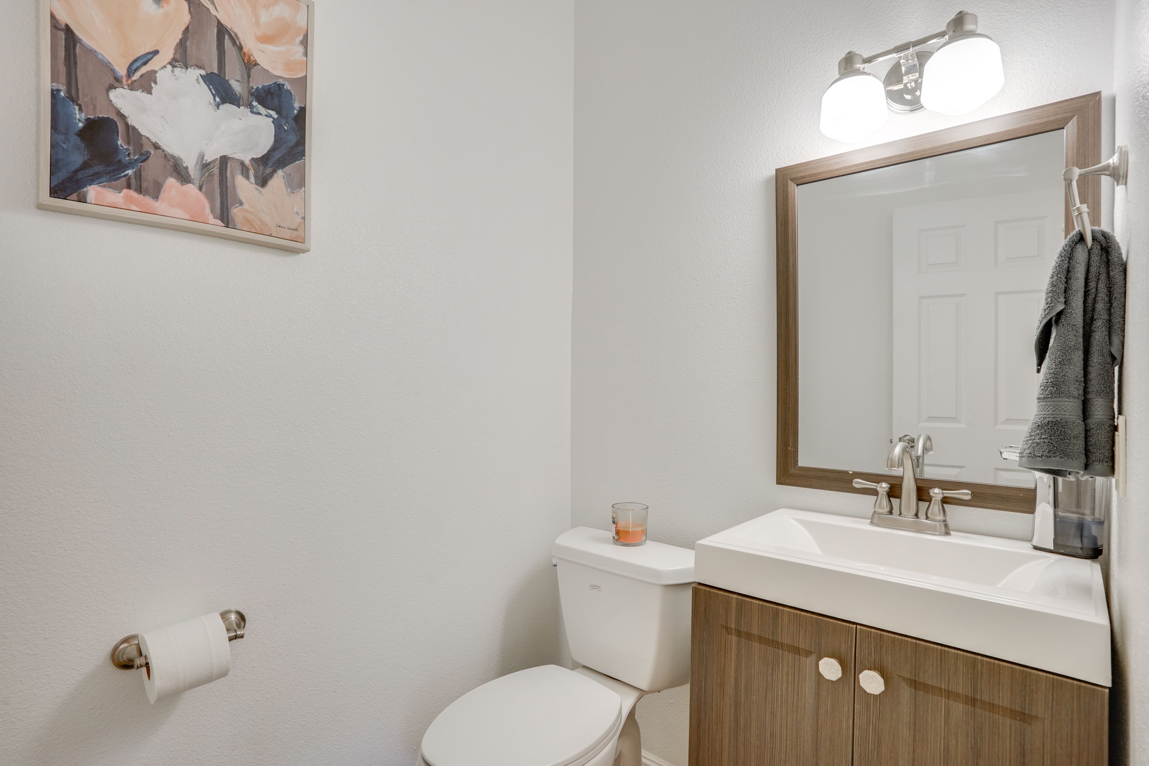 Half Bathroom | 1st Floor