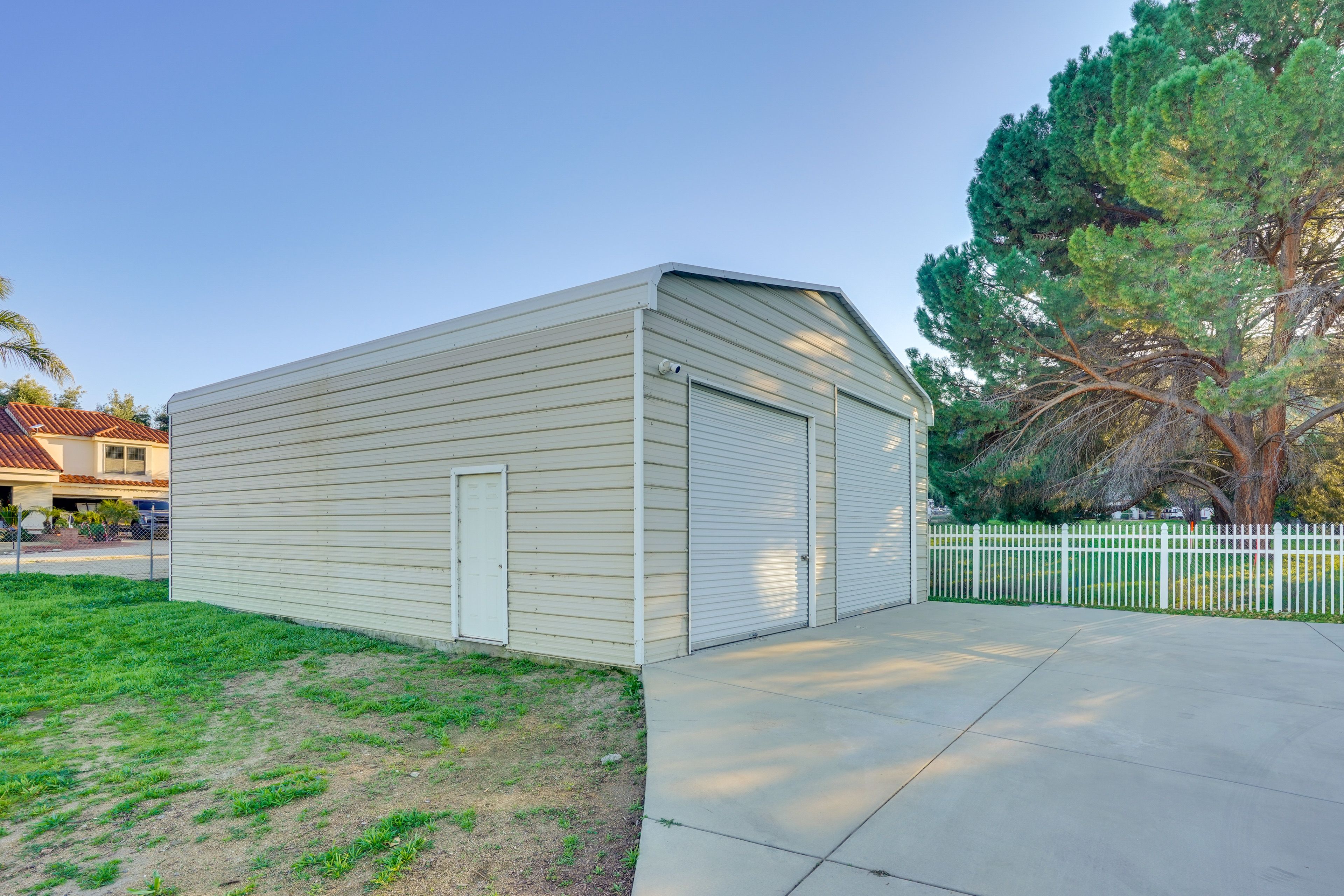 Parking | Driveway (10 Vehicles) | RV Parking