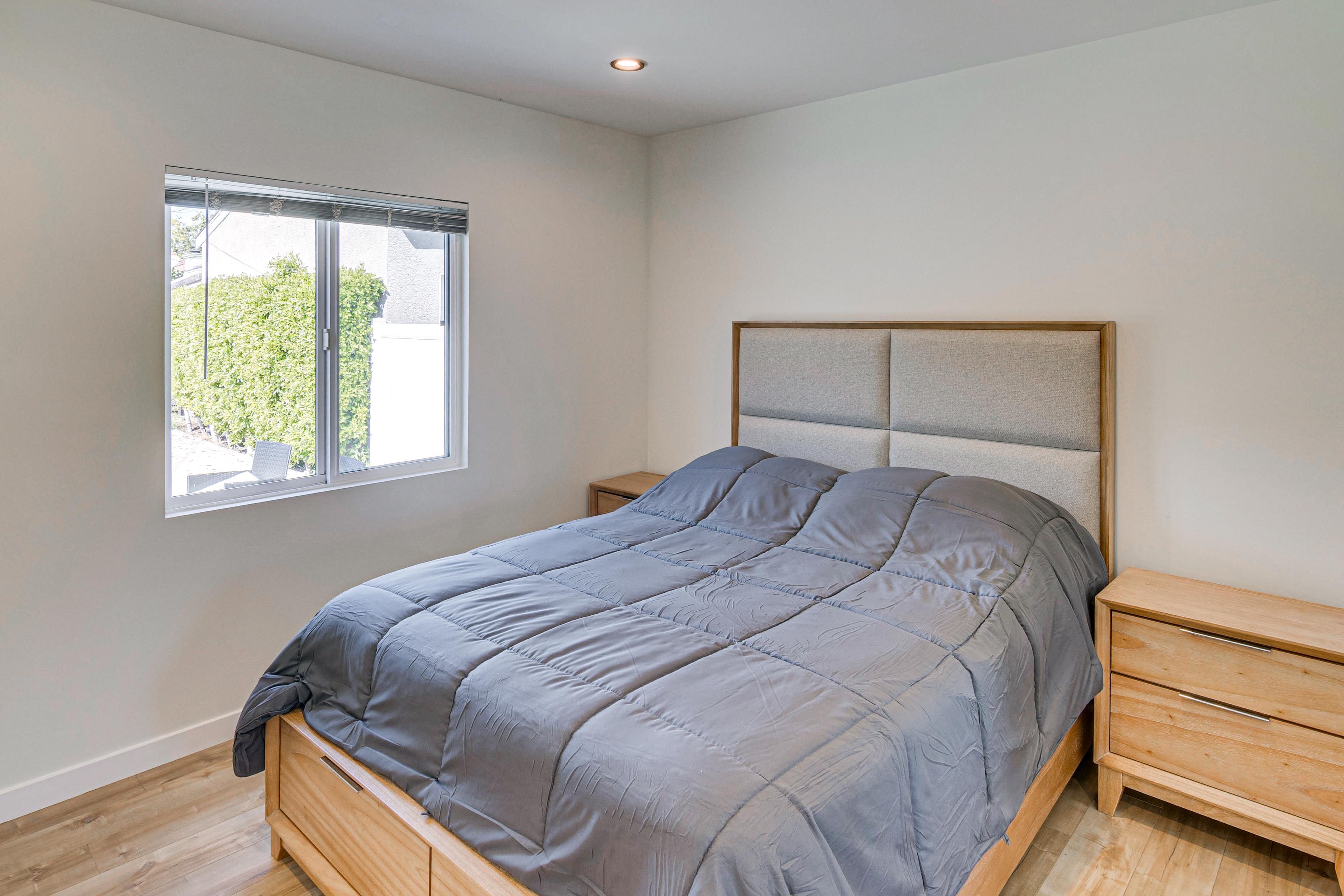 Bedroom 2 | Queen Bed