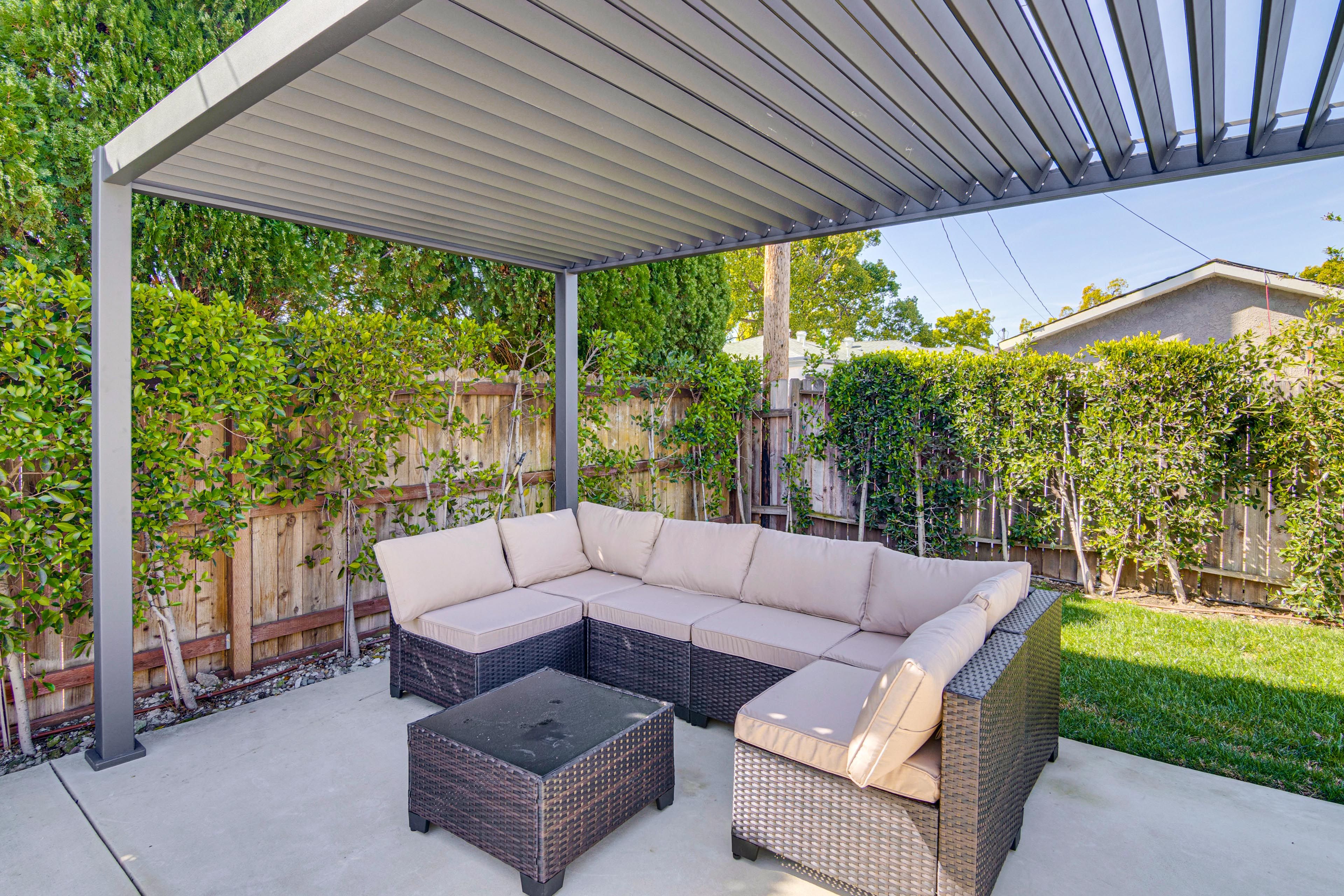 Furnished Patio