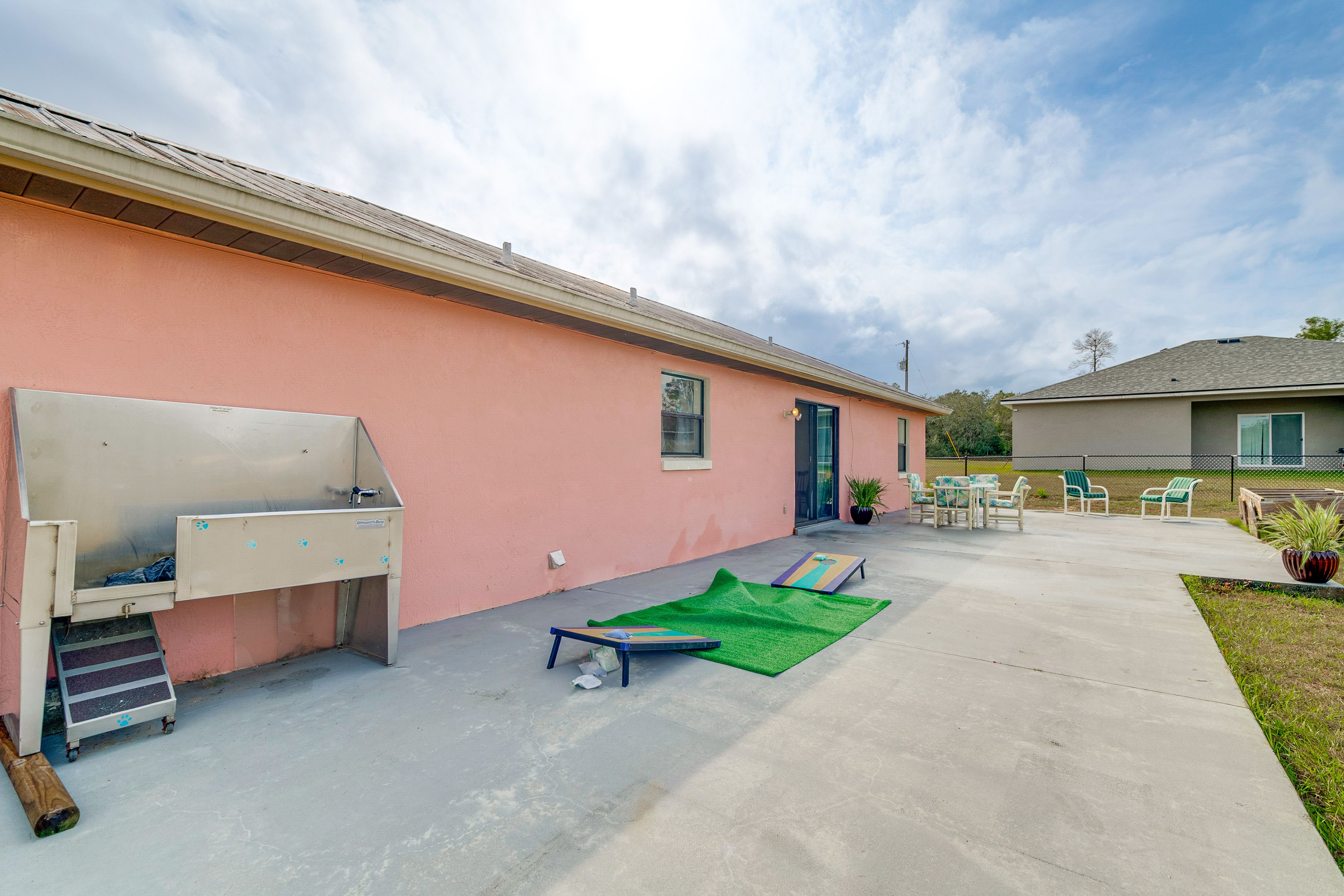 Patio | Dog Grooming Tub | Cornhole